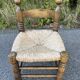 Petite chaise en bois et paille
