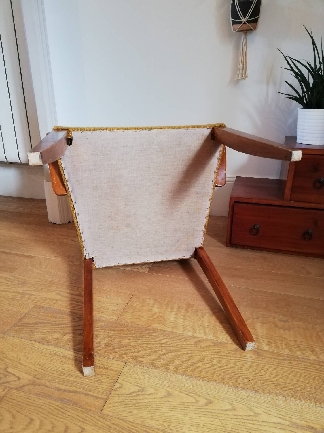 Bridge armchair with mustache back