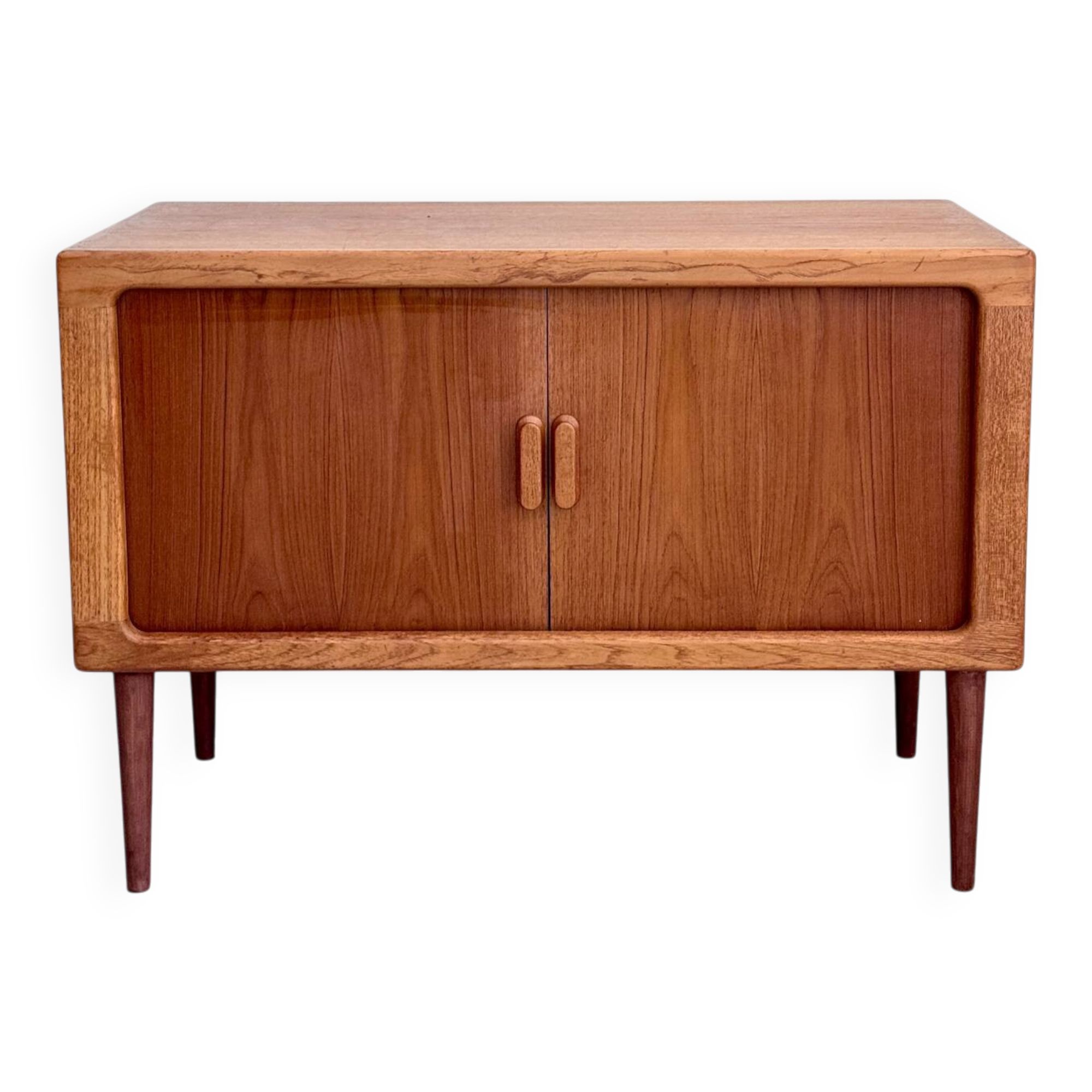 Vintage midcentury teak dressoir