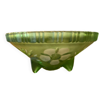 Coupe tripode en cristal vert taillé art deco