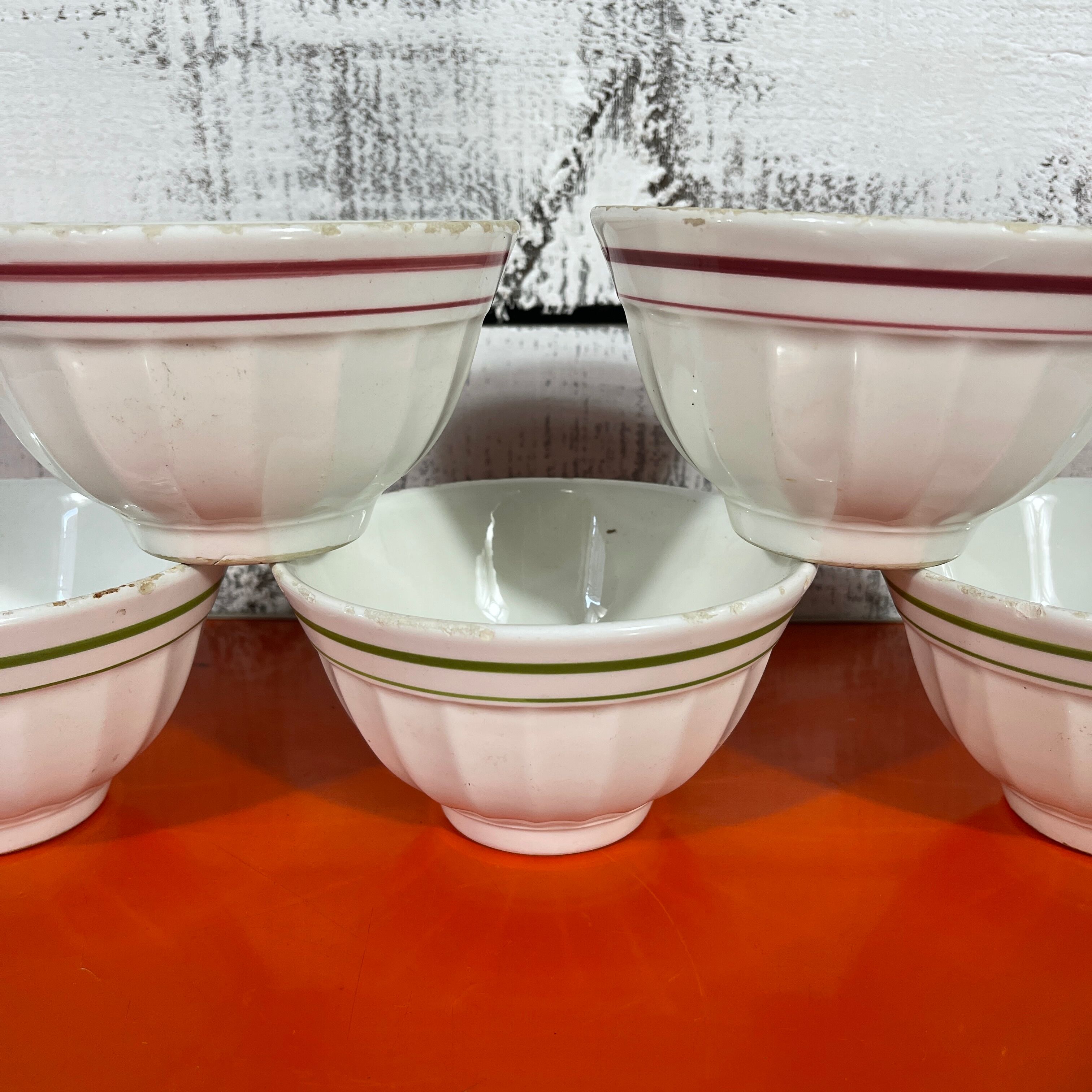 Set of 5 vintage bowls
