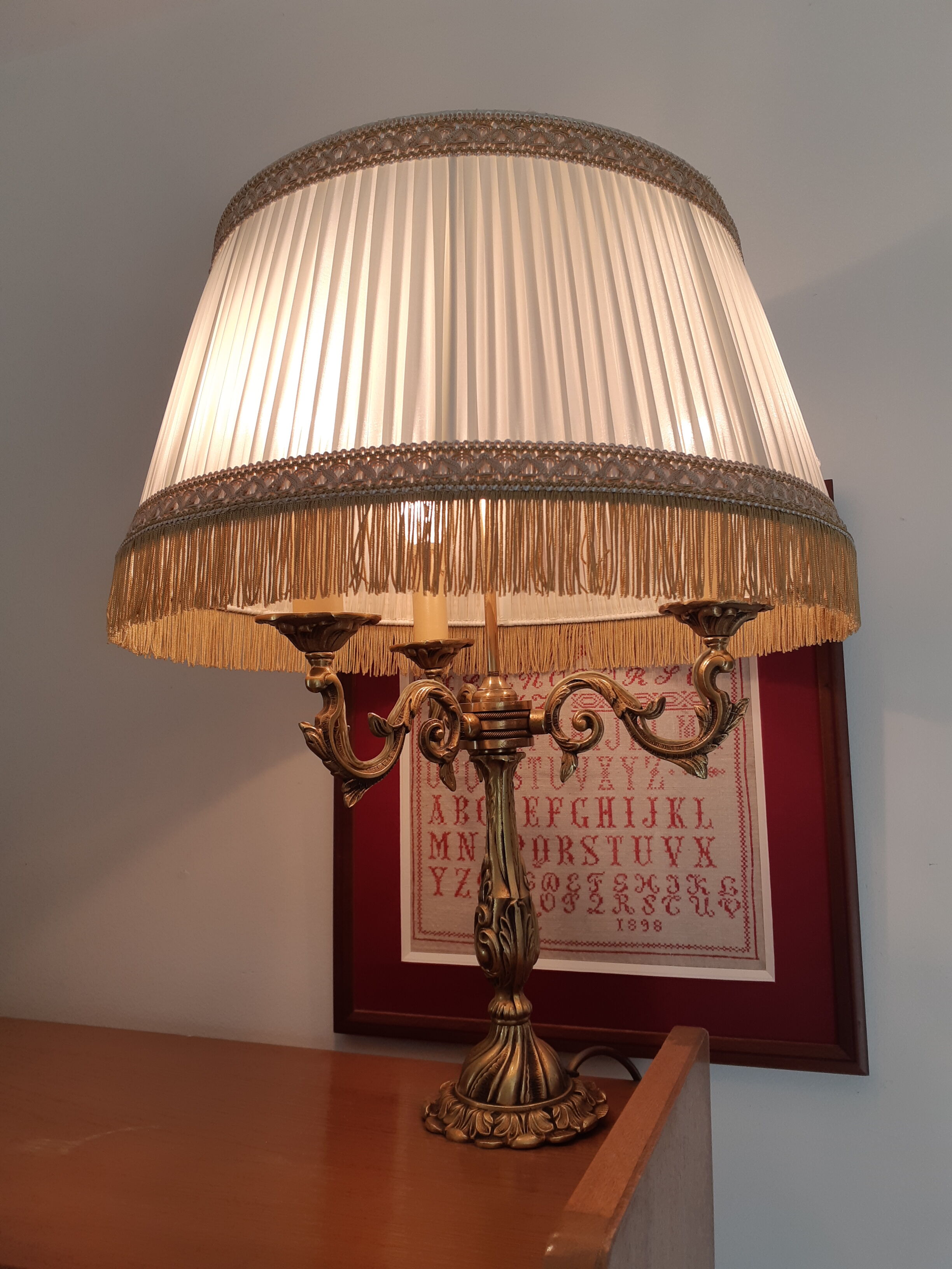 Bouillotte lamp in gilded bronze