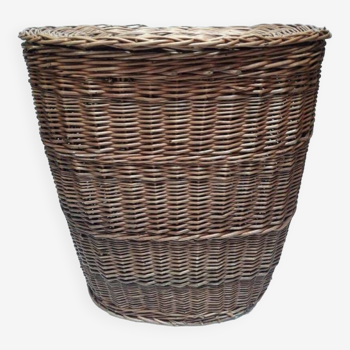 Wicker storage laundry basket and lid