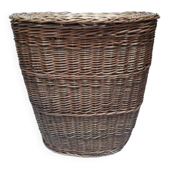 Wicker storage laundry basket and lid