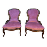 Paire de chauffeuses Louis Philippe en noyer et velours rose