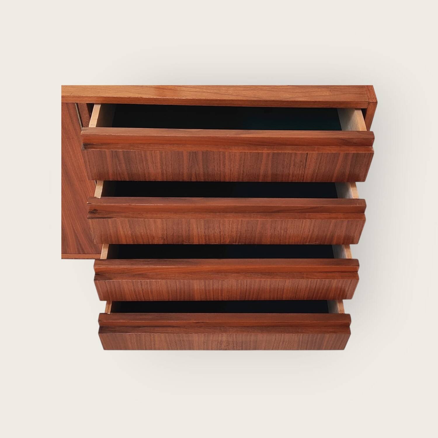 Buffet du milieu du siècle