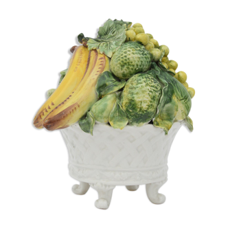 Fruit cup in a faience