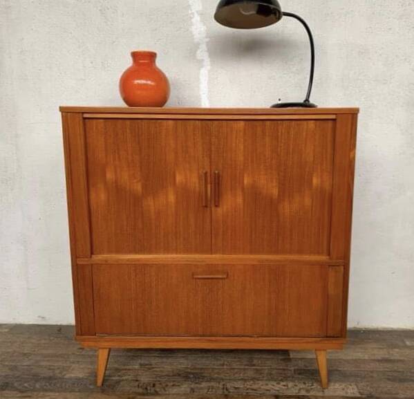 Petite Enfilade vintage à 2 portes coulissantes 1 abattant bar en teck Longueur 88 cm