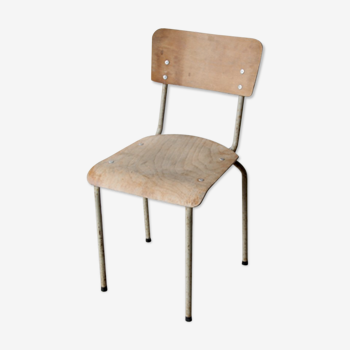 Chaise d'école vintage avec cadre gris clair