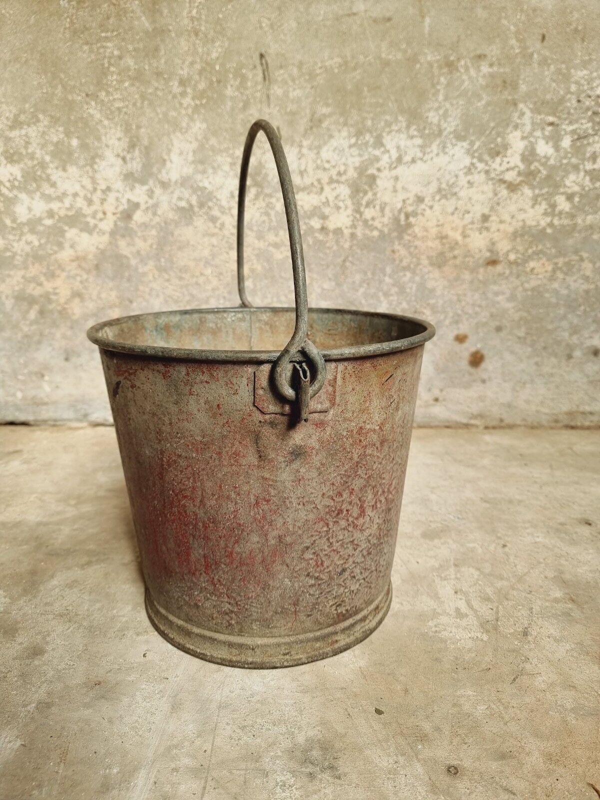 Old bucket fire bucket waste bucket