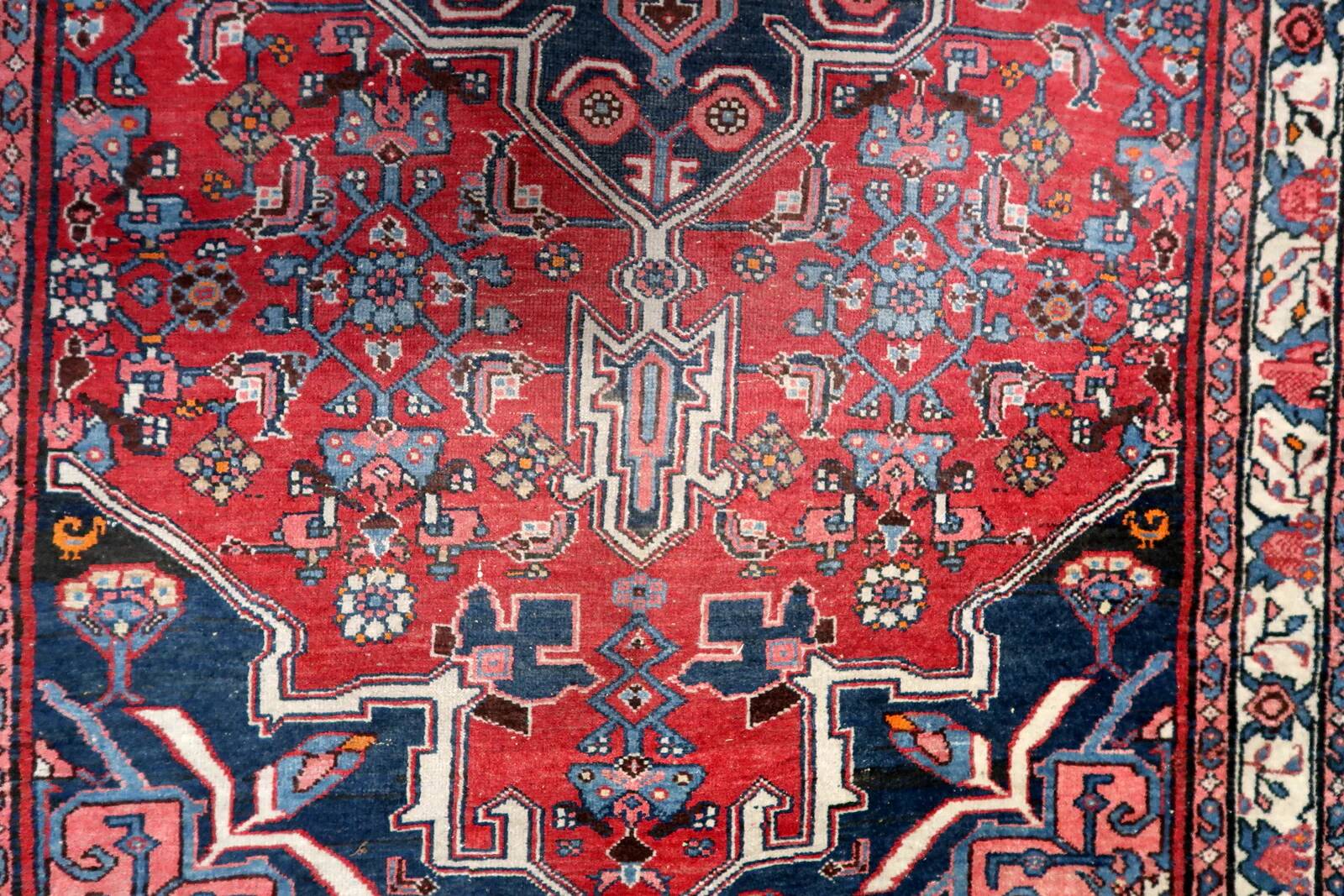 Handmade vintage Persian Bidjar rug 112cm x 176cm, 1960s