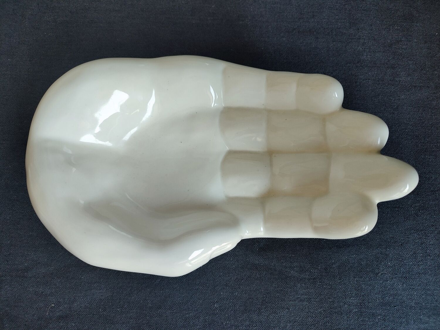 Empty hand ceramic pocket from the 80s