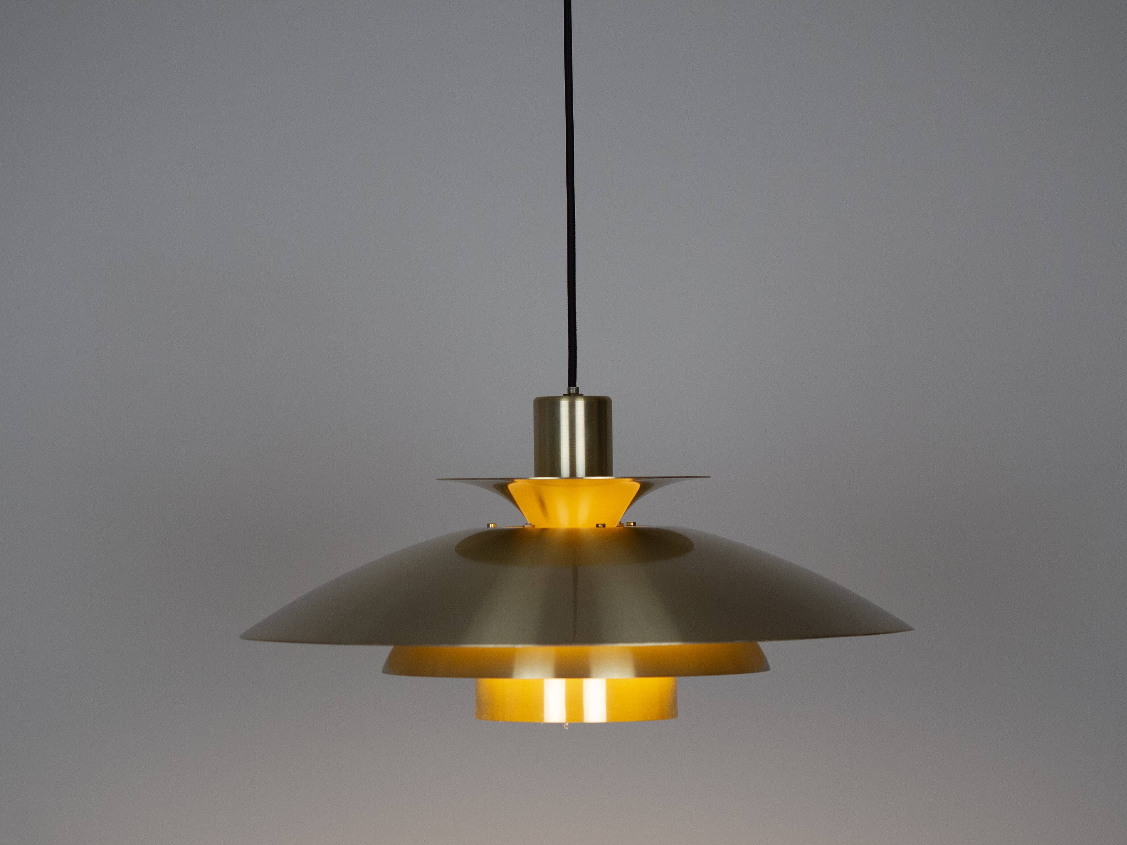 Suspension vintage danoise Jeka par Kurt Wiborg, années 1980