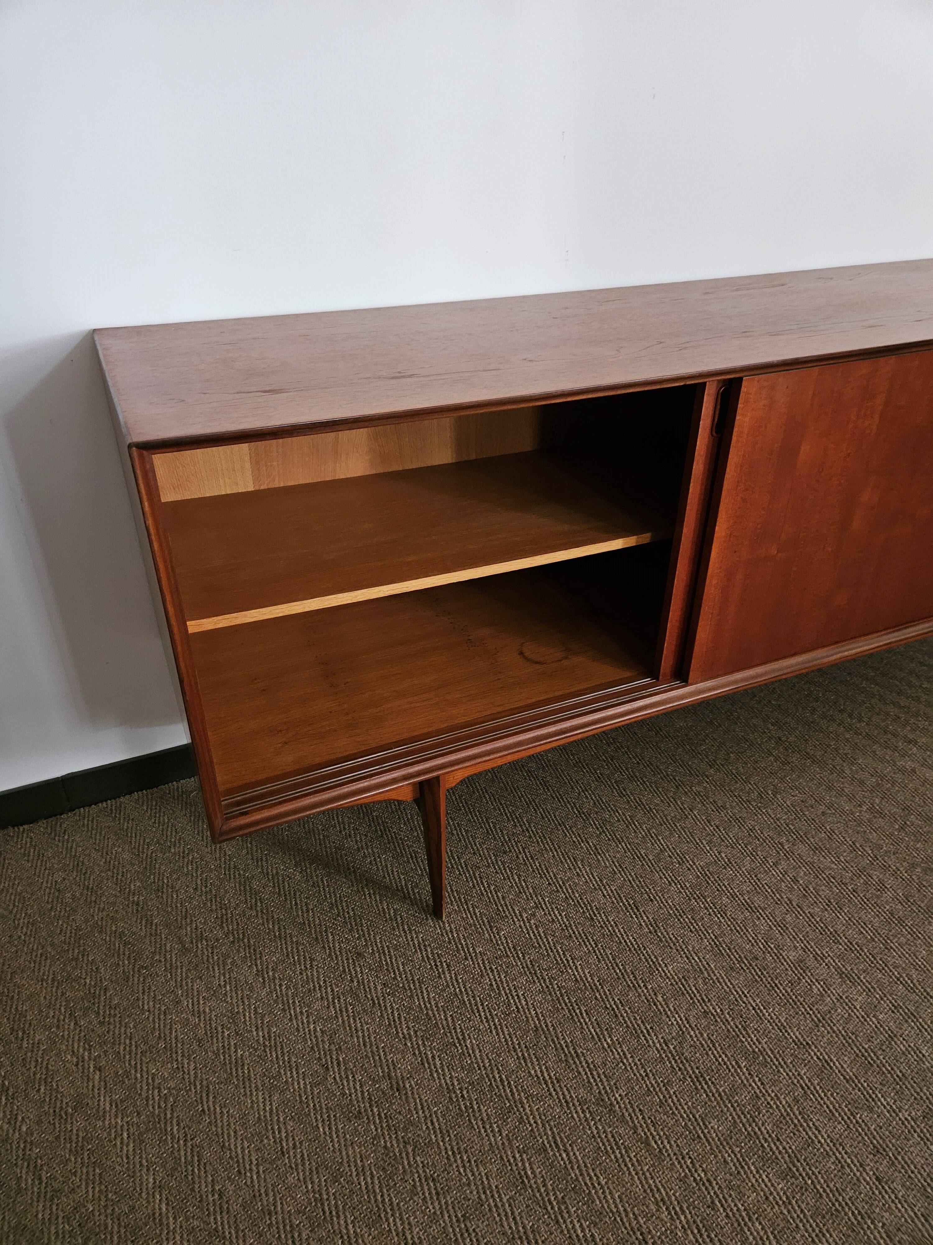 Sacndinavian sideboard