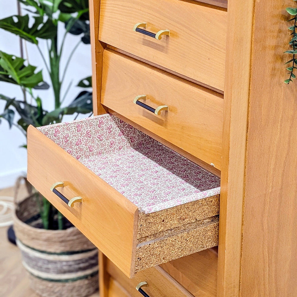 Vintage chest of drawers with tapered legs