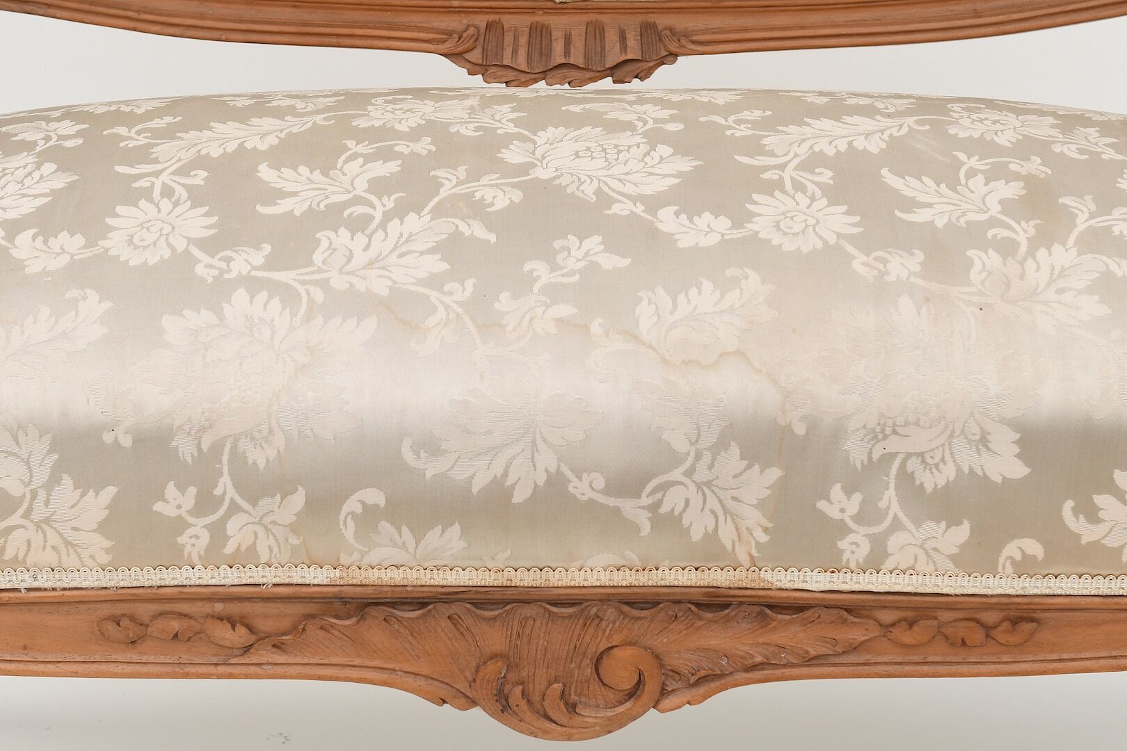 Mobilier de salon de style Louis XV