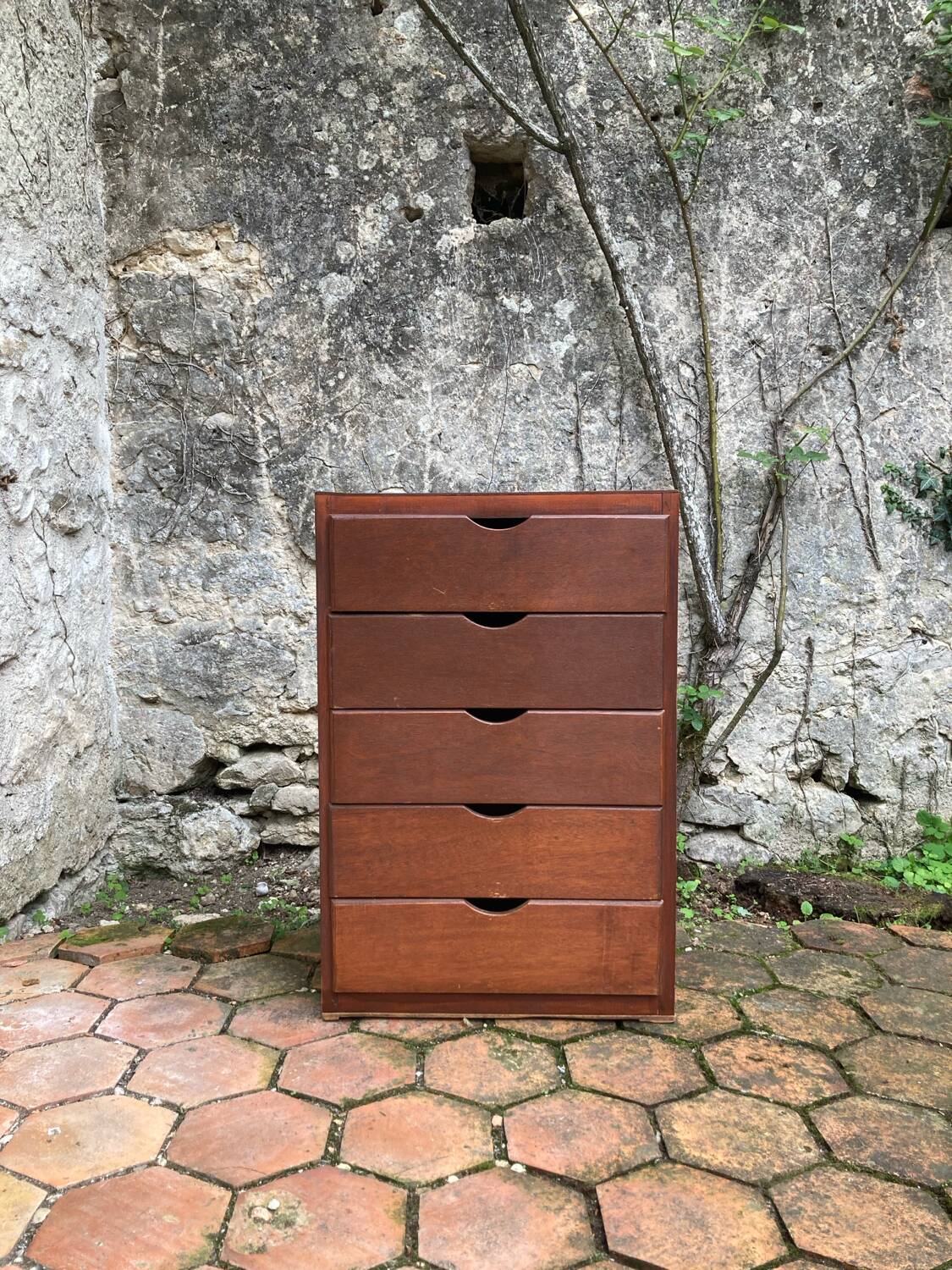 Vintage storage unit