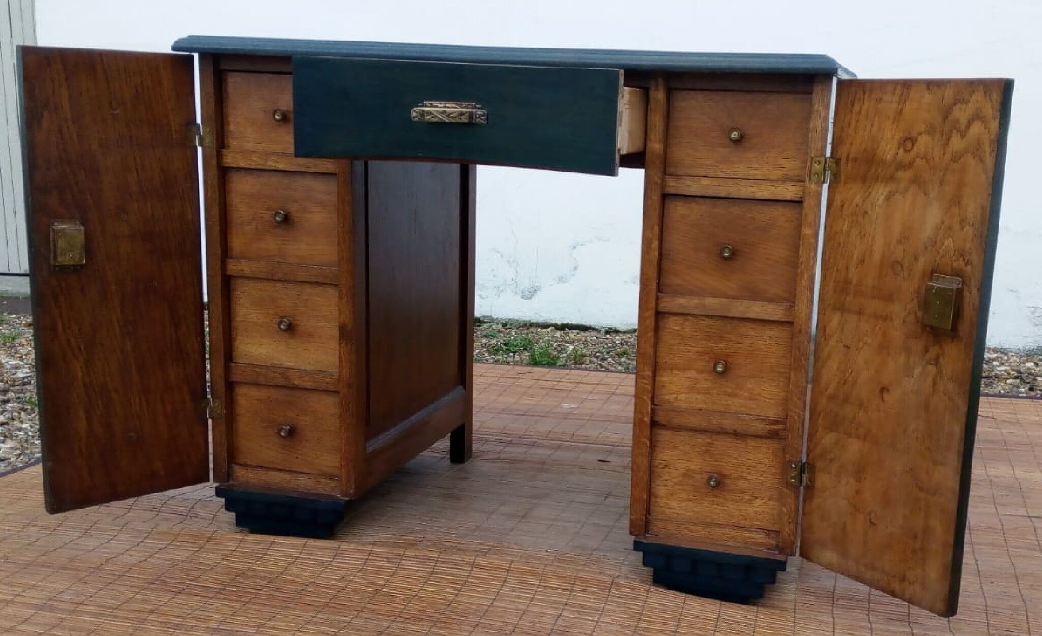 Art deco desk