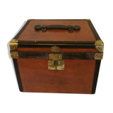 Hat box