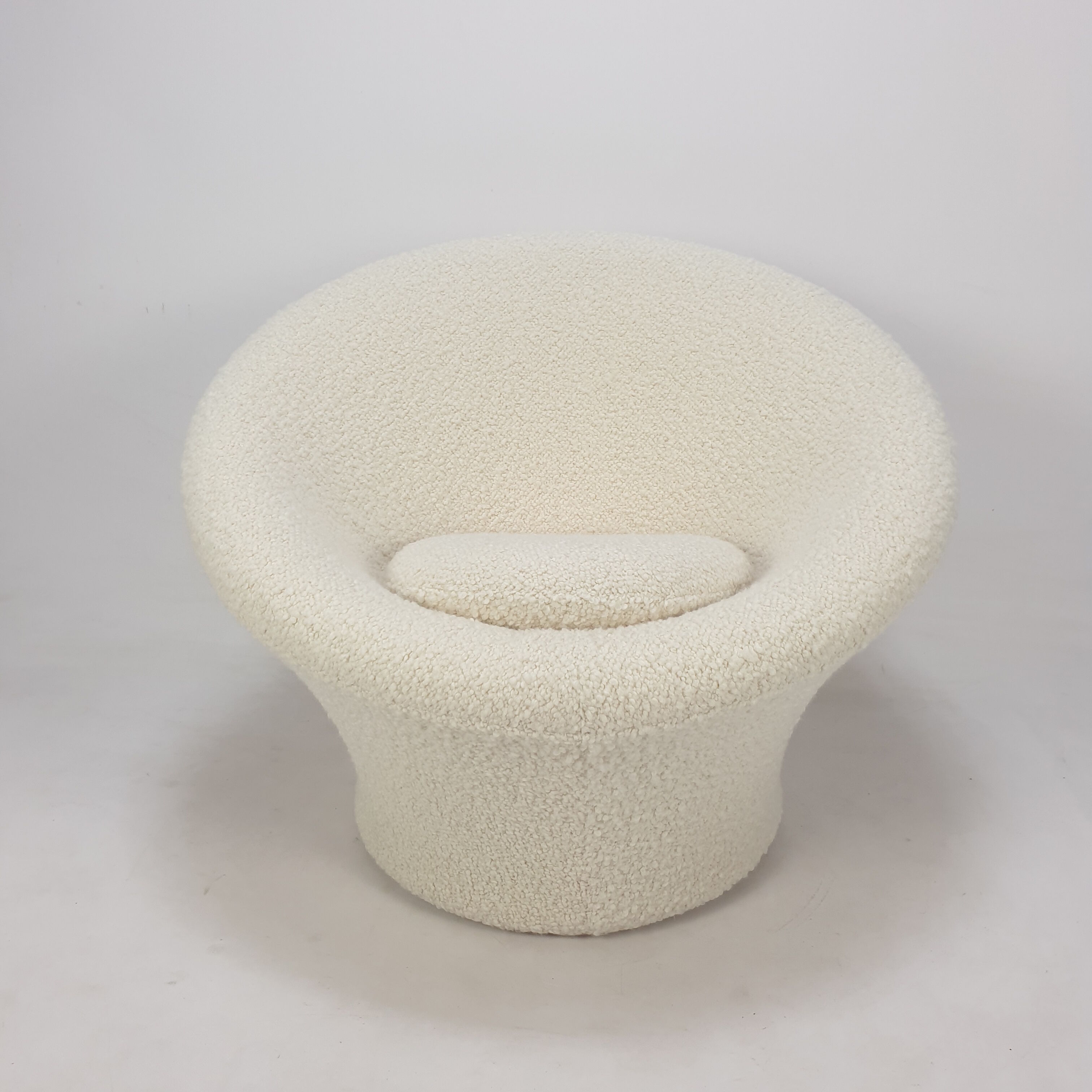 Set of 2 Mushroom armchairs by Pierre Paulin for Artifort