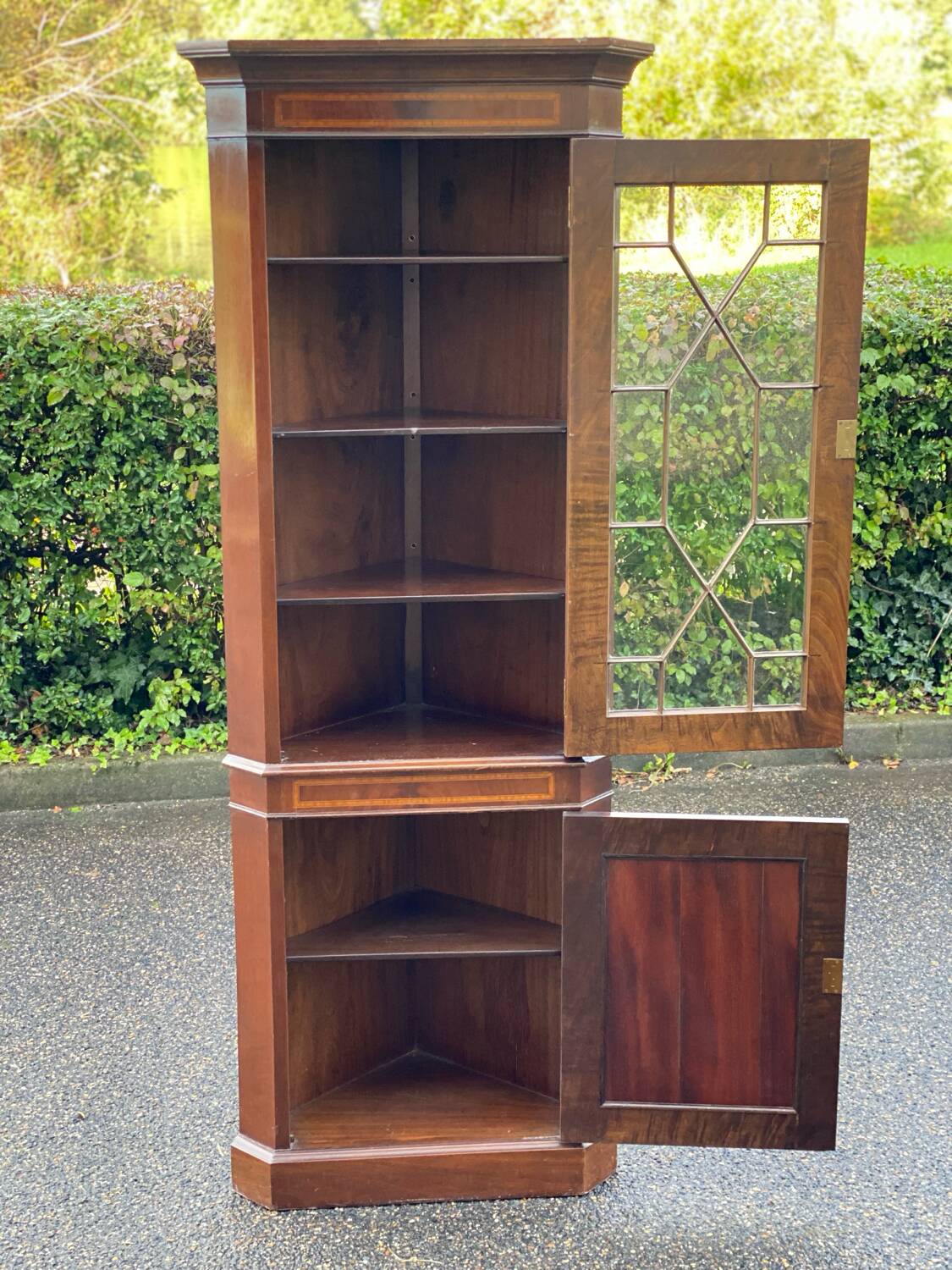 Victorian corner cabinet in solid wood and marquetry