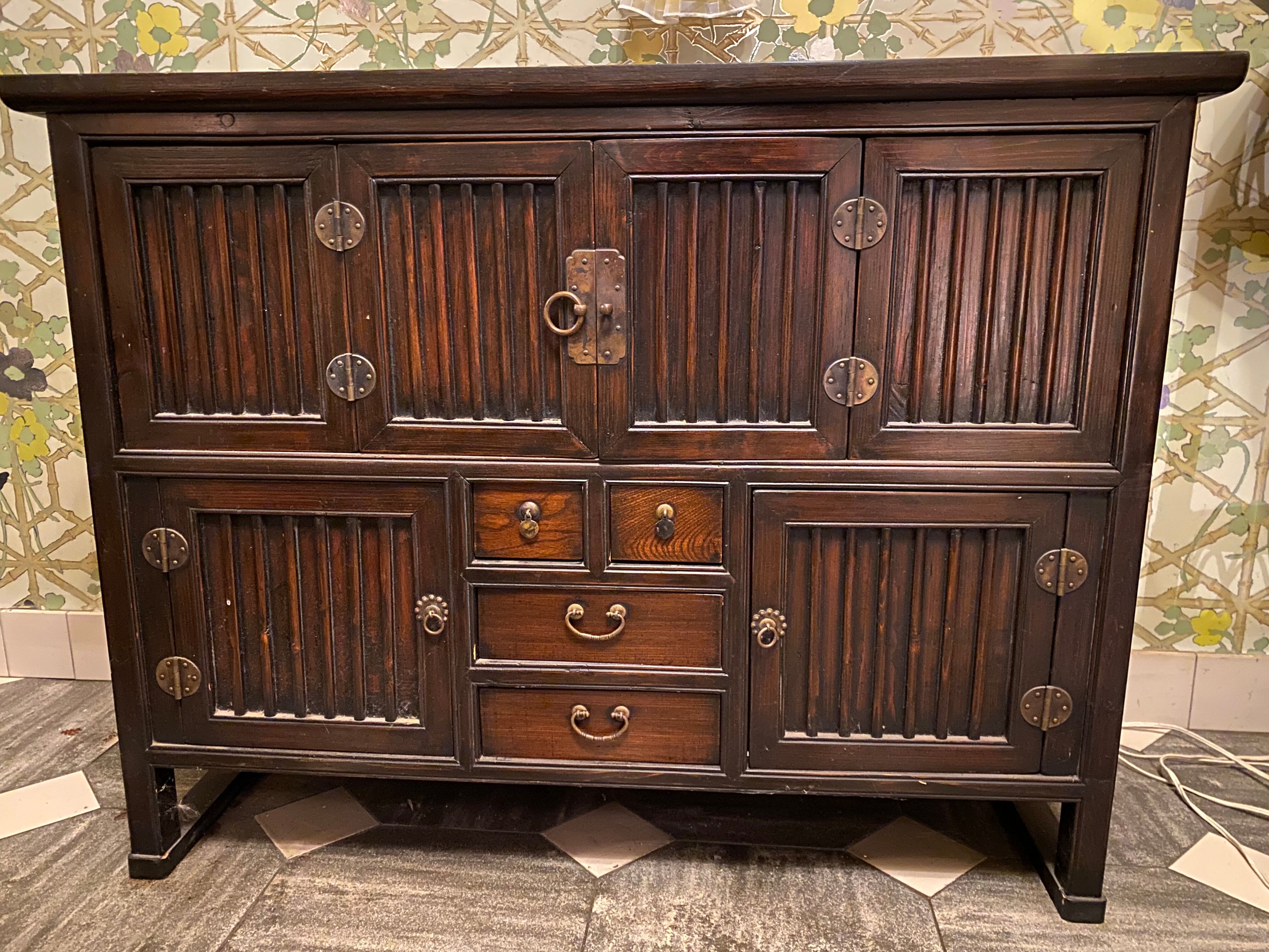 Meuble de rangement bas coréen