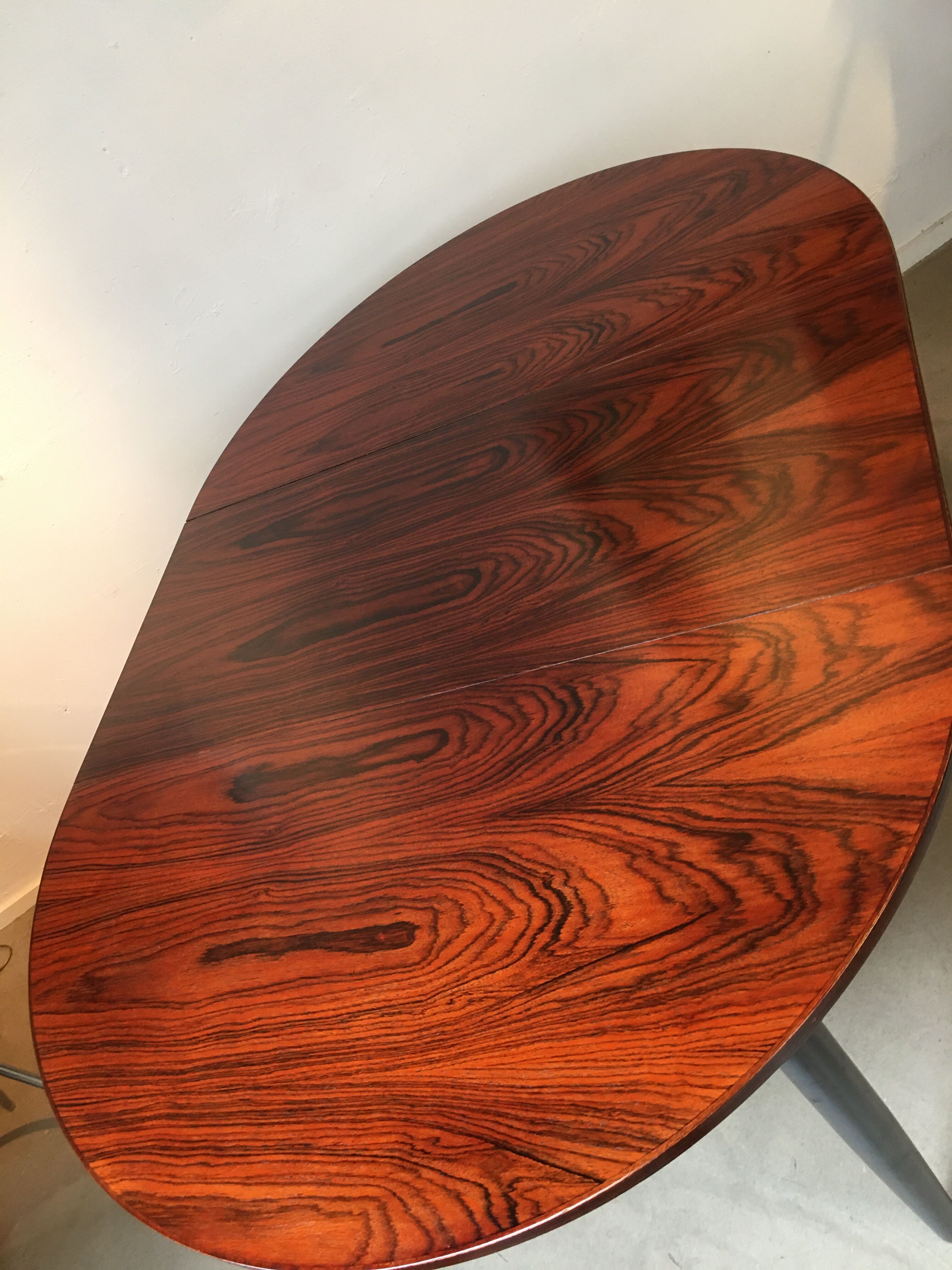 Dining room table, Danish rosewood , 60