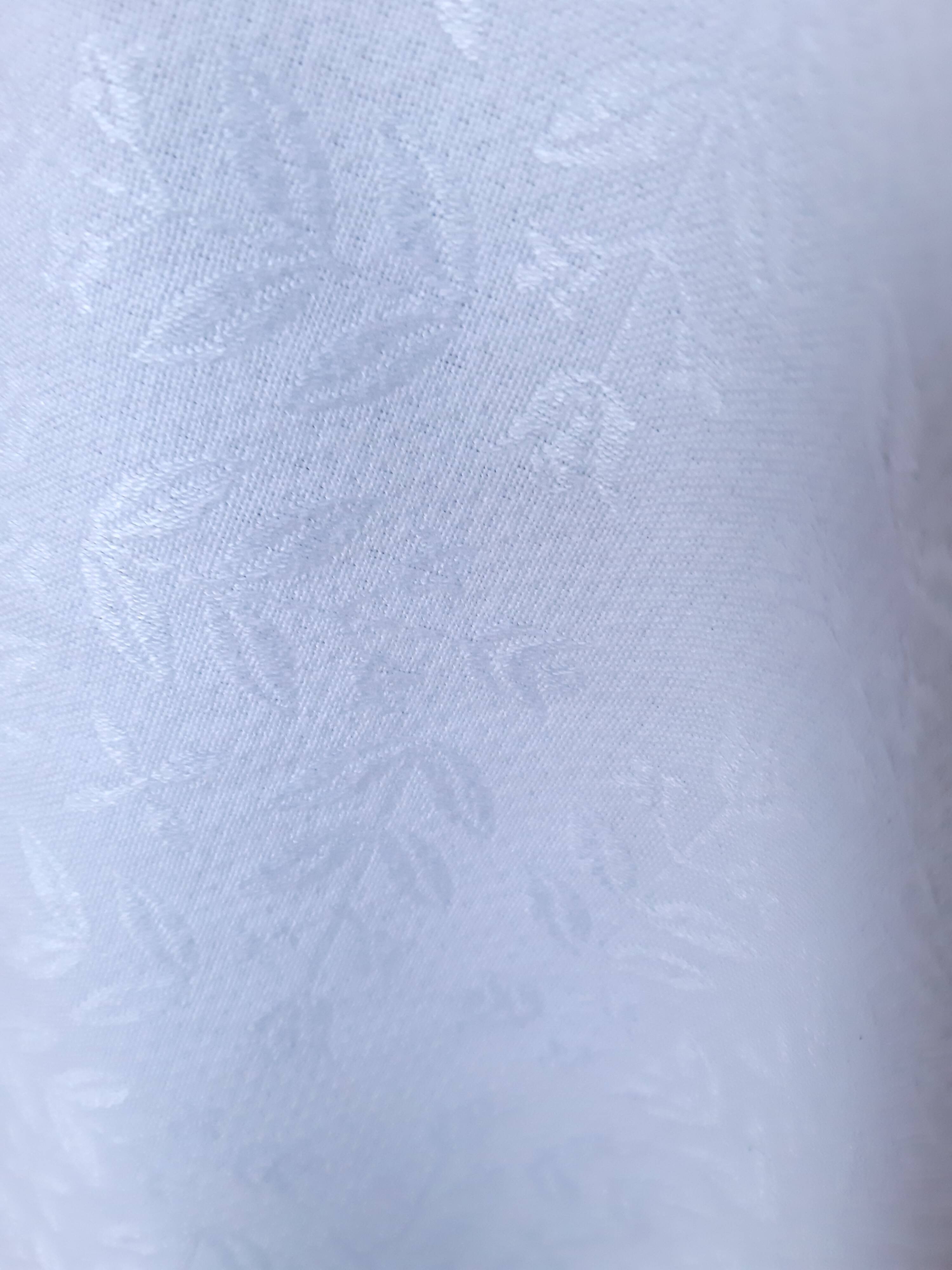 Tablecloth and 12 towels