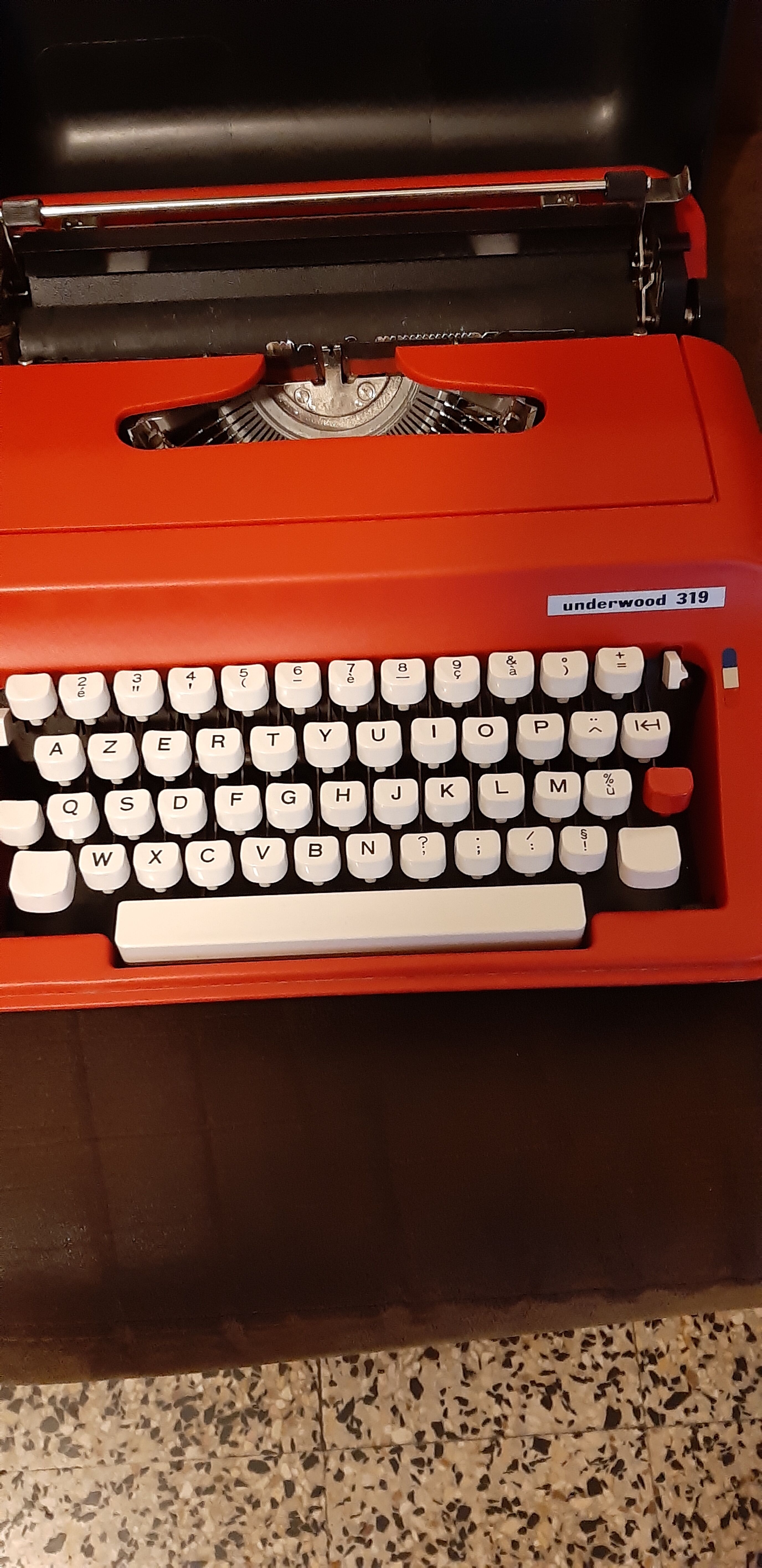 Machine à écrire Underwood 319