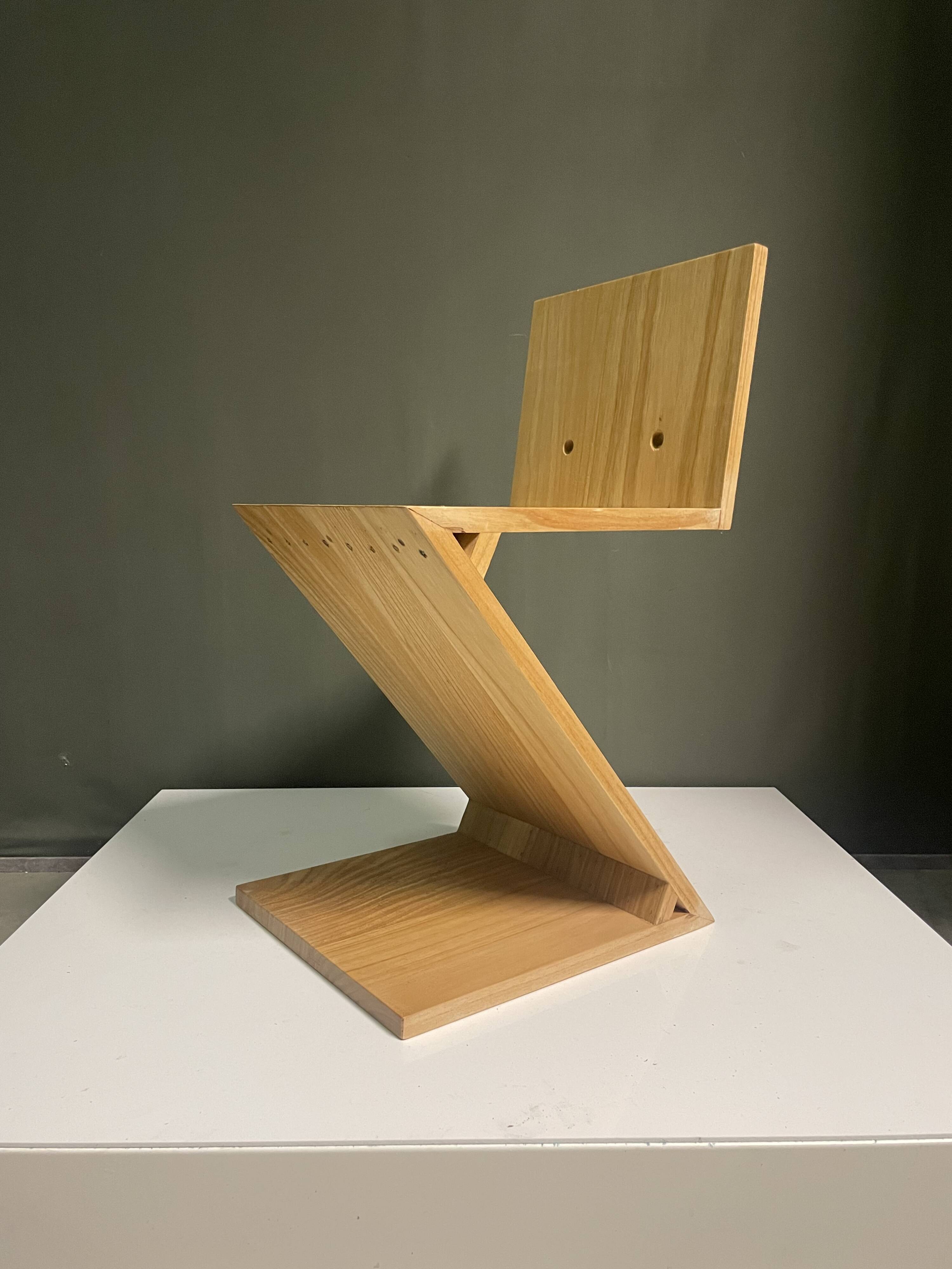 Zig Zag Chair after Gerrit Rietveld