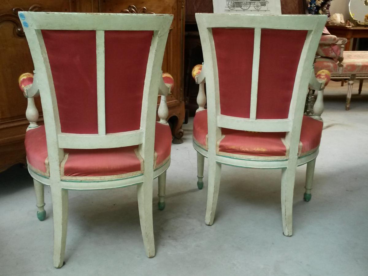 Pair of lacquered chairs Executive