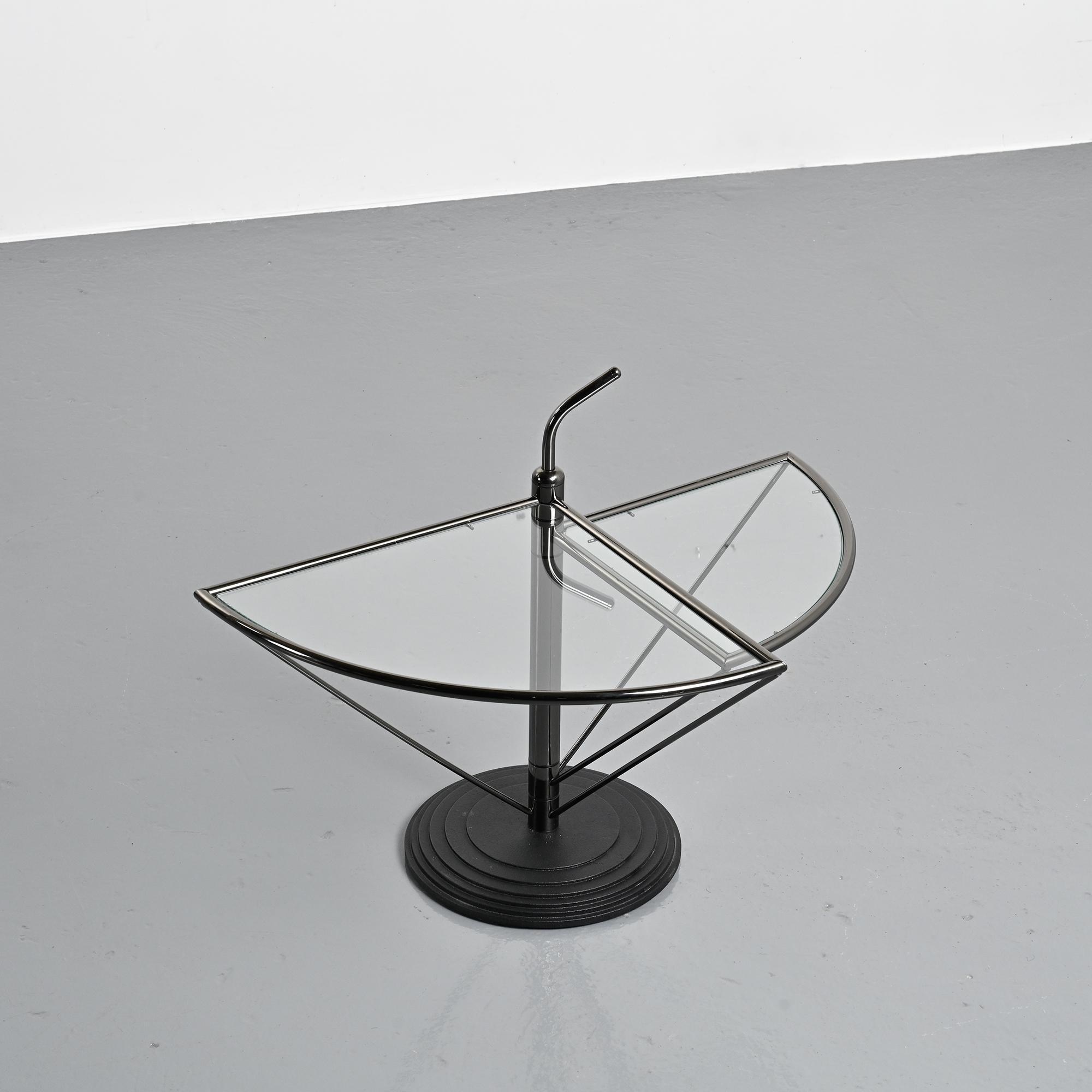 Dardo coffee table in glass and metal by OMA, Italy, circa 1980.