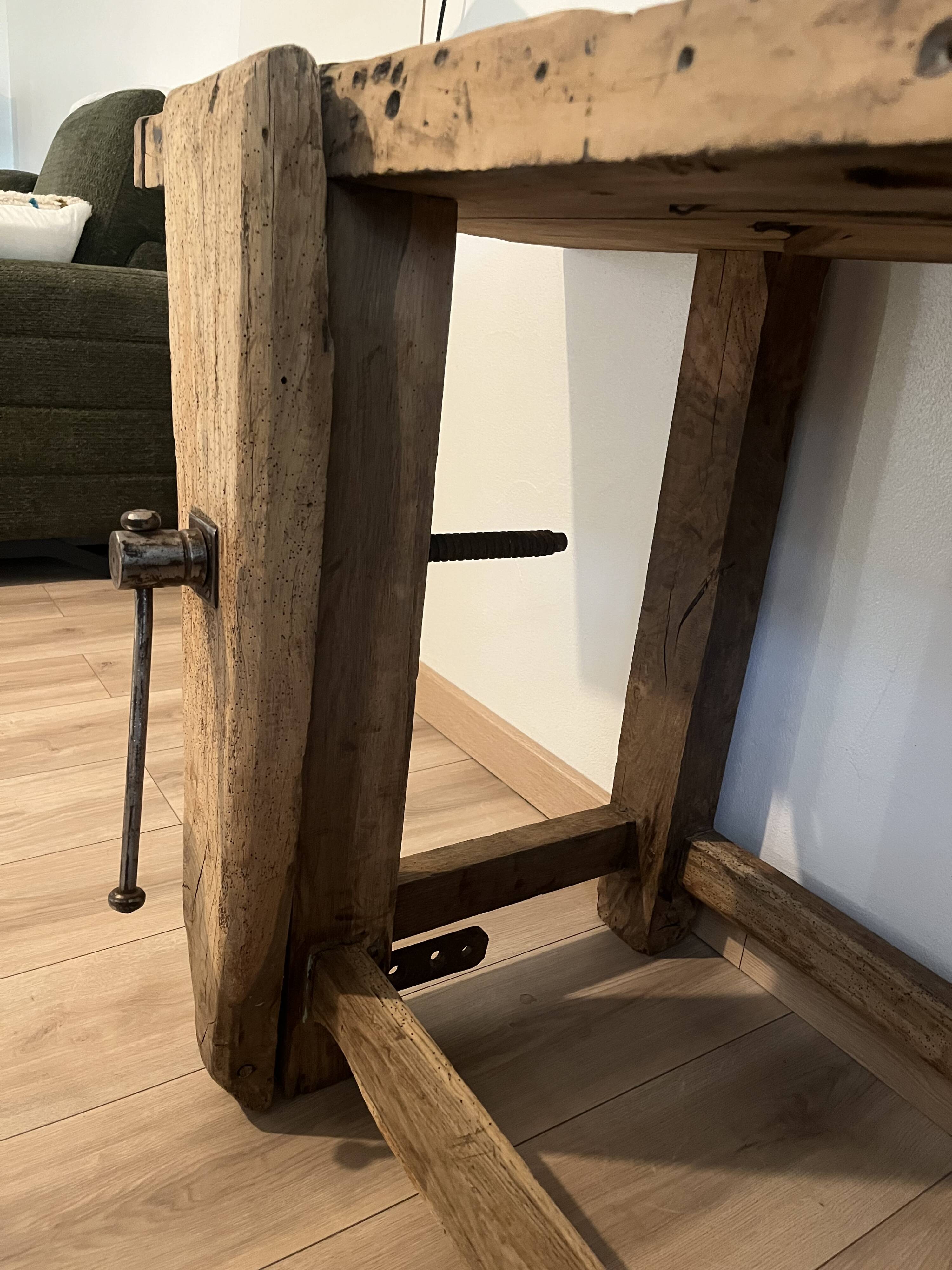 Old workbench / Carpenter's workbench
