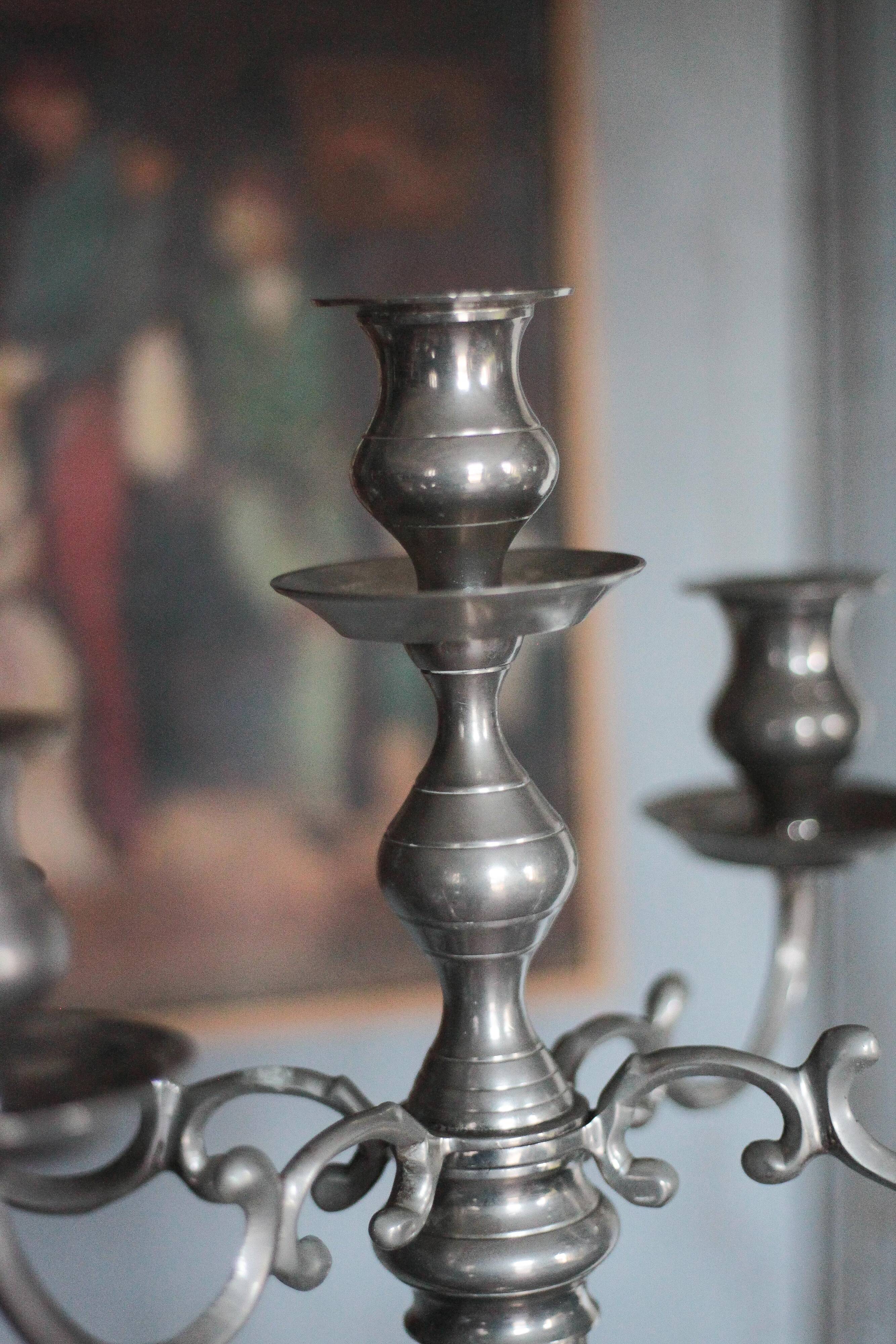 Chandelier with 5 lights, large candelabrum, candle holder, interior decoration.