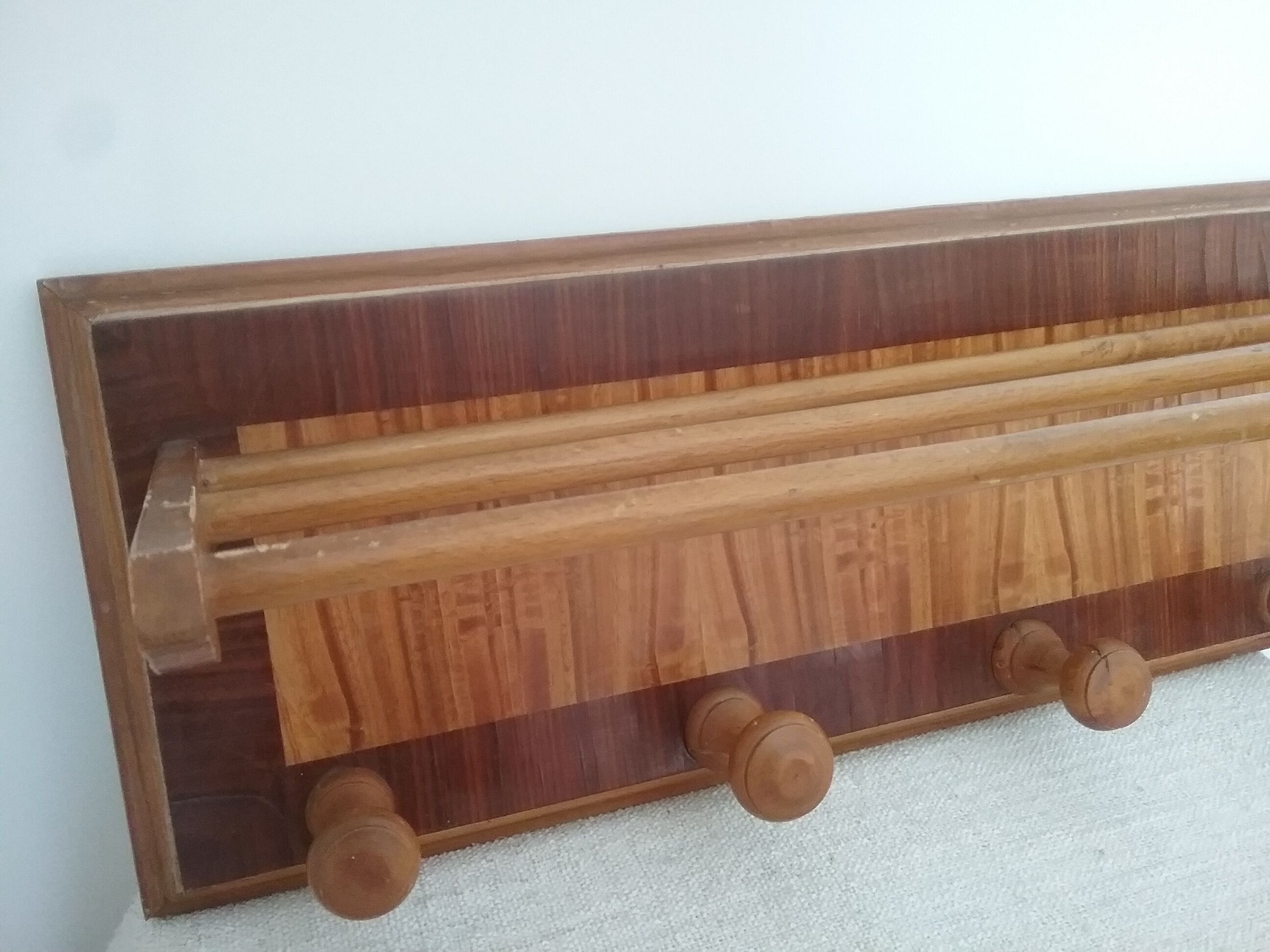 Wood coatrack