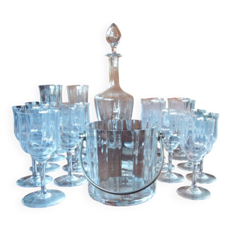Service verres ,seau à glace ,carafe , cristal Baccarat modèle Capri 20 pièces