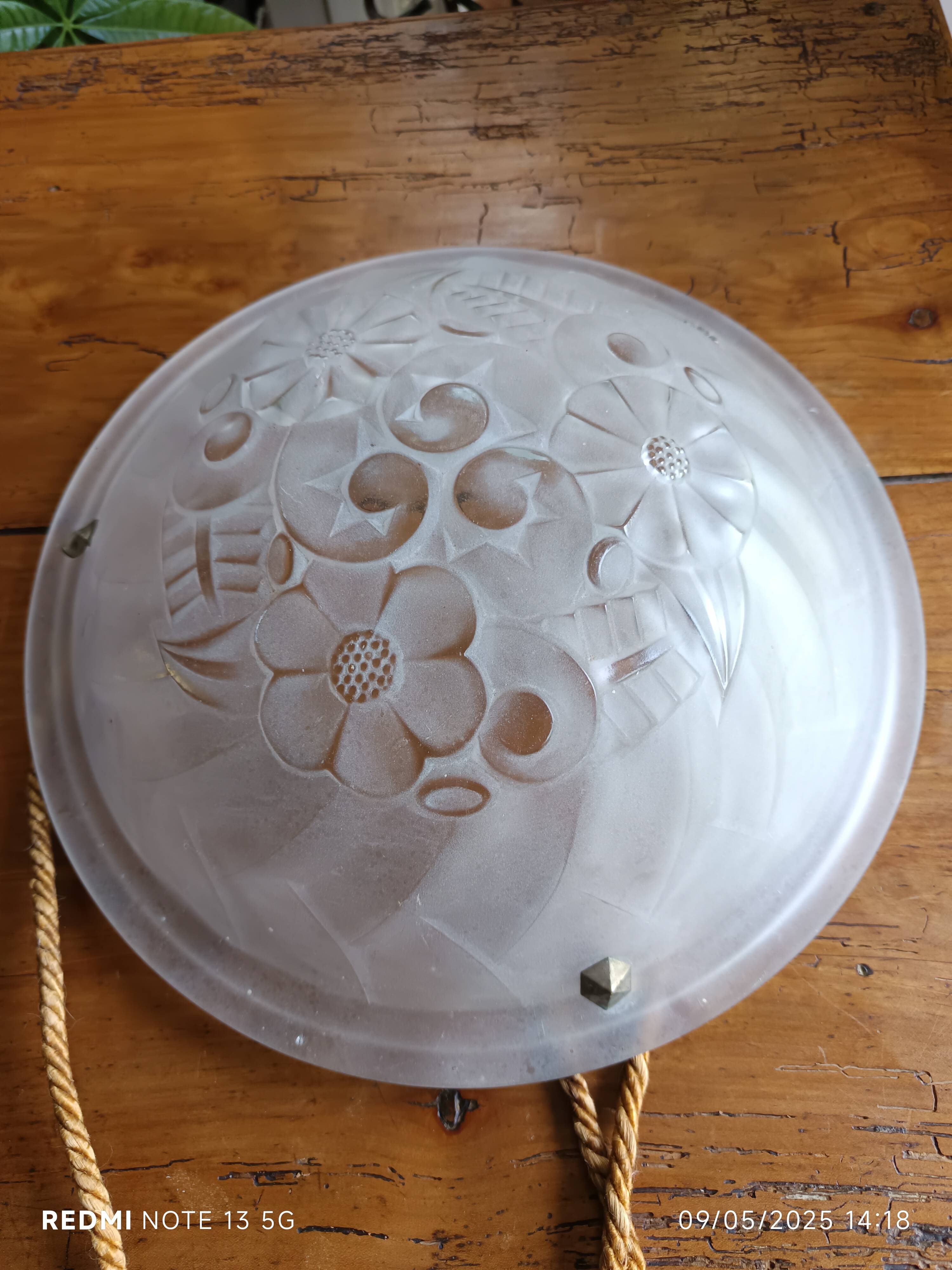 glass paste basin suspension