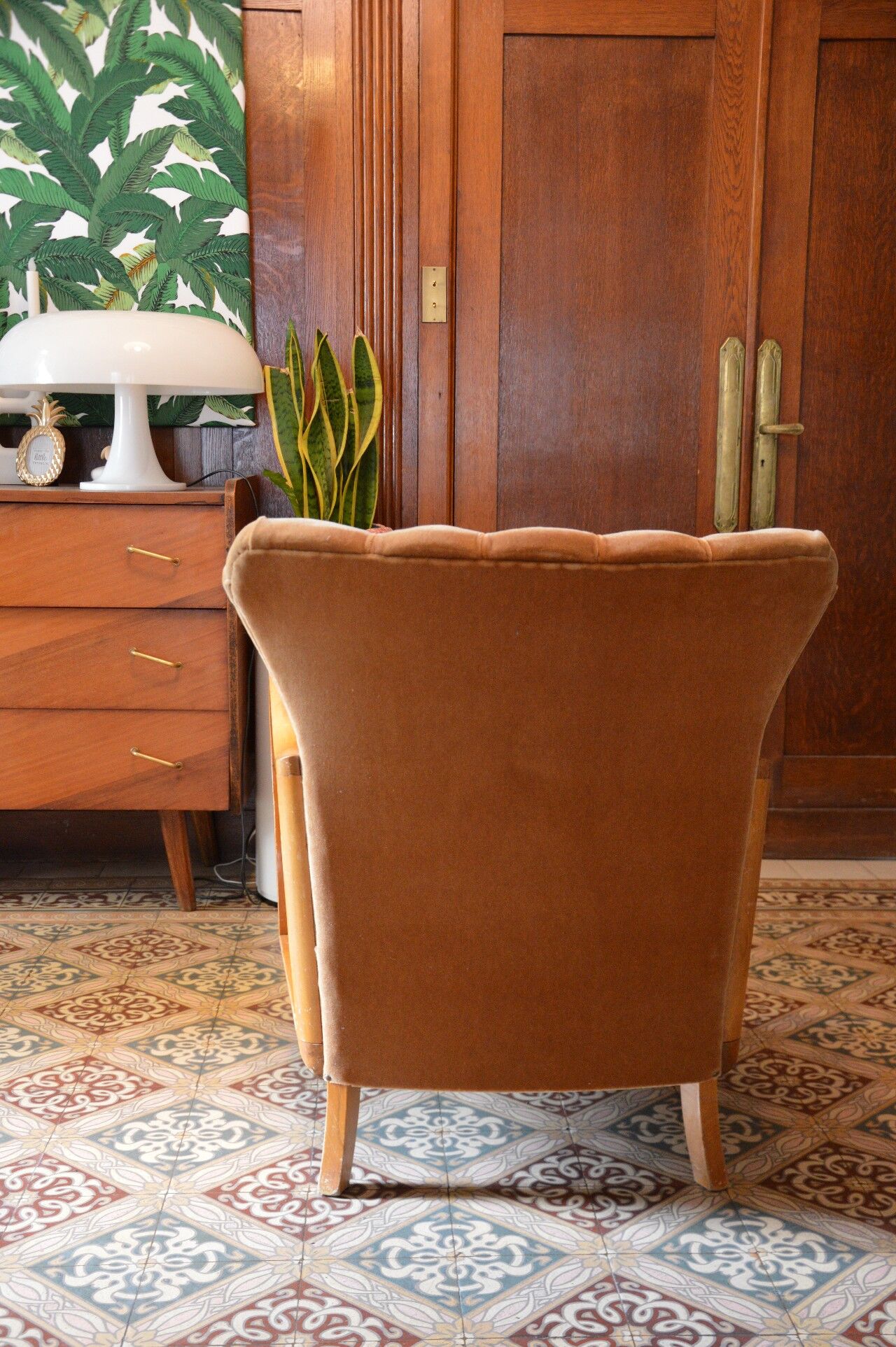 Chair caning and velvet cocktail