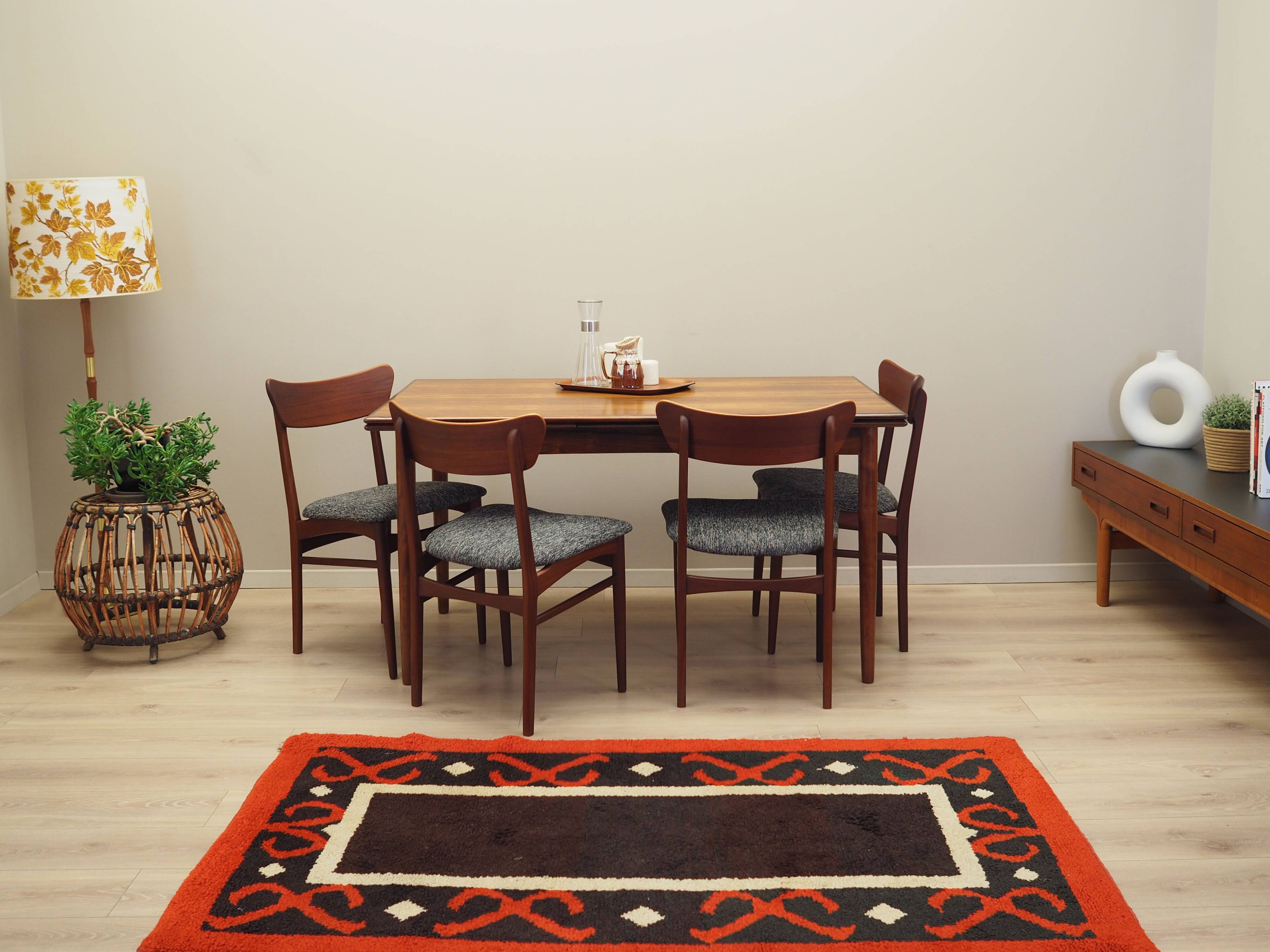 Table en palissandre, design danois, années 1970, production : Danemark
