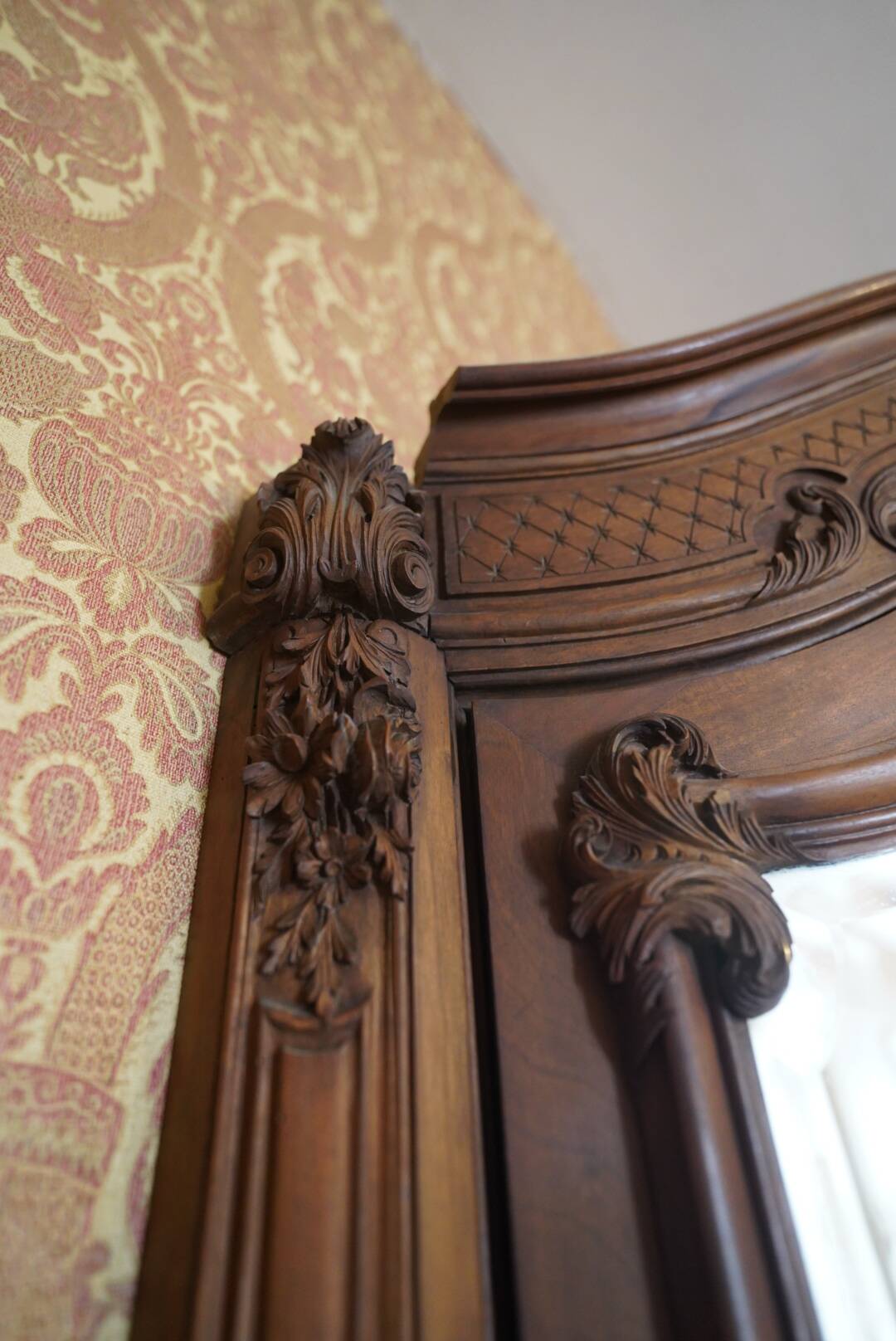 Armoire à glace style Louis XV