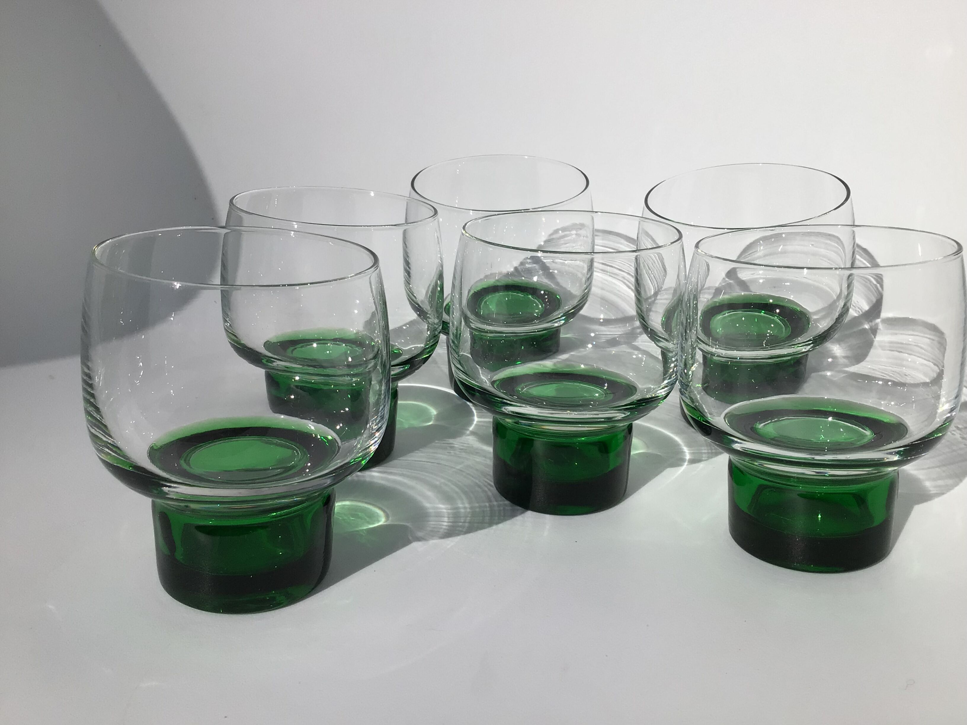 7 water glasses or wine hollow foot green glass diameter 8cm