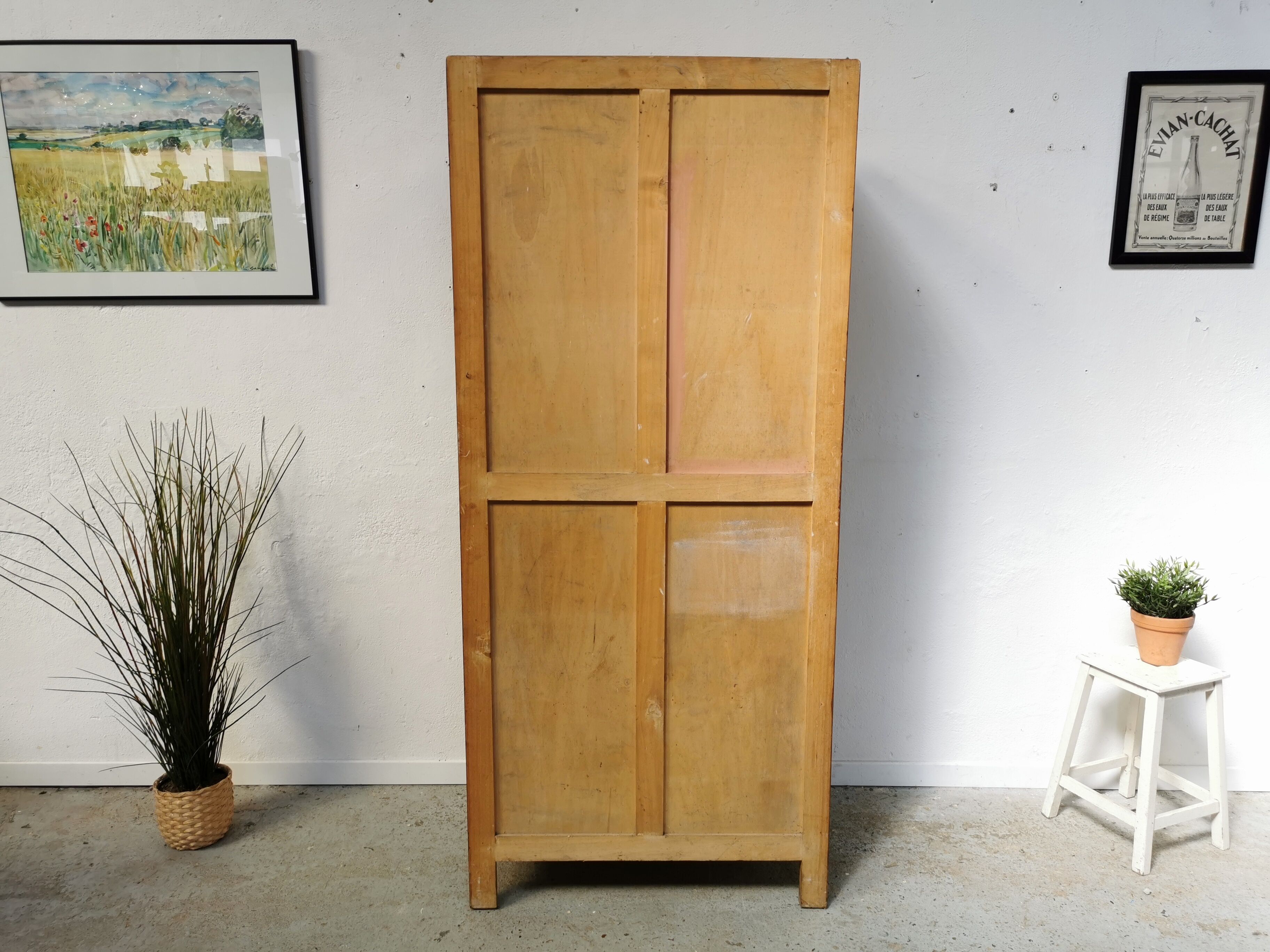 Vintage Parisian coat of arms