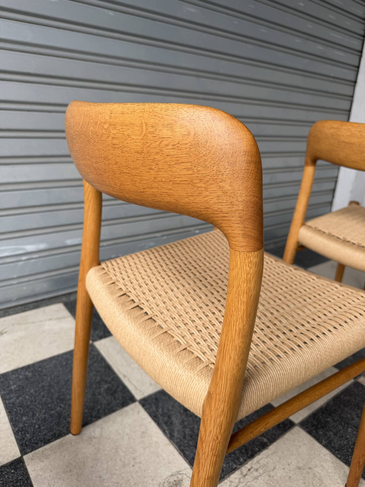 Set of 4 Møller 75 chairs in oak