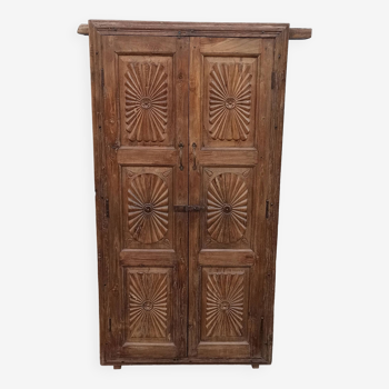 Ancienne armoire encastrée en bois