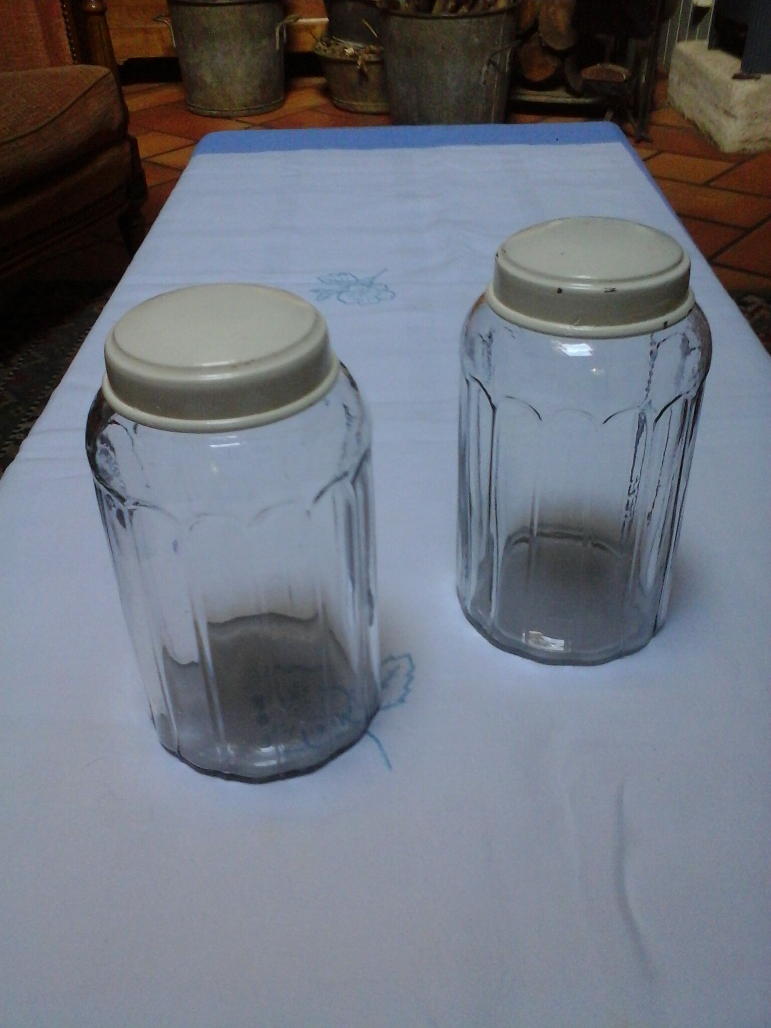 Lot of 2 old jars