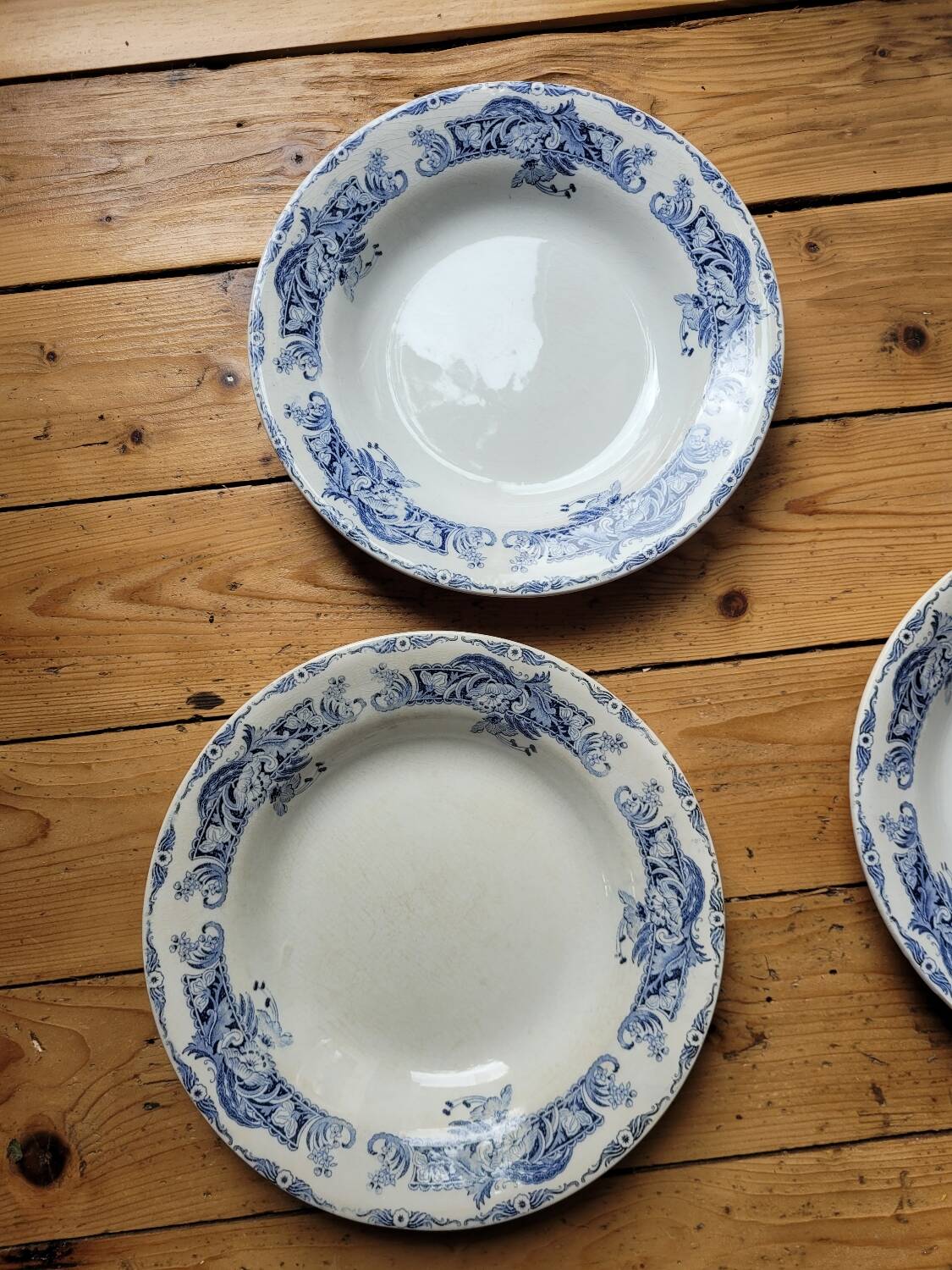 9 Ceylan soup plates from Creil and Montereau Labrador