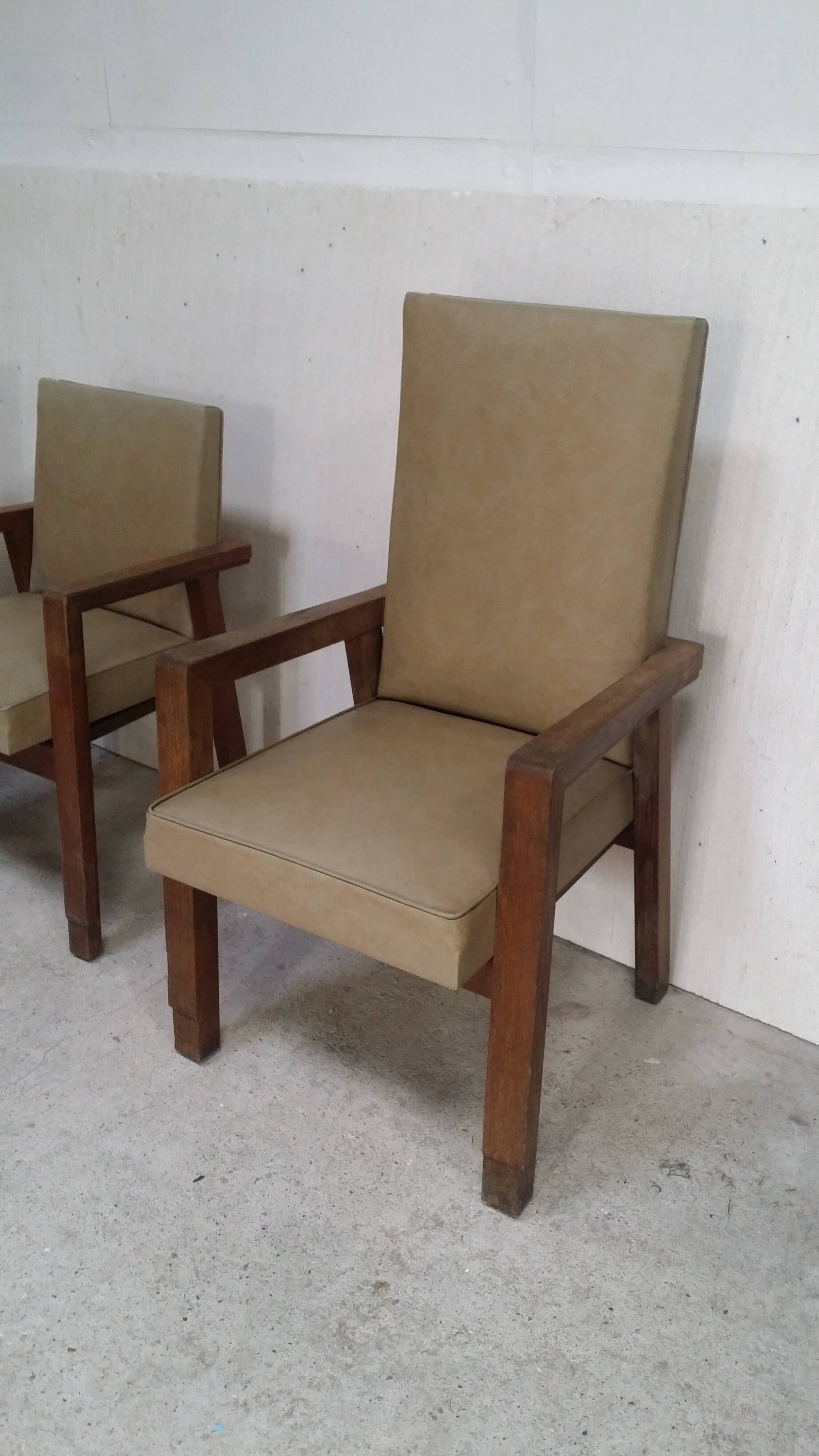 office chair and visitor chairs