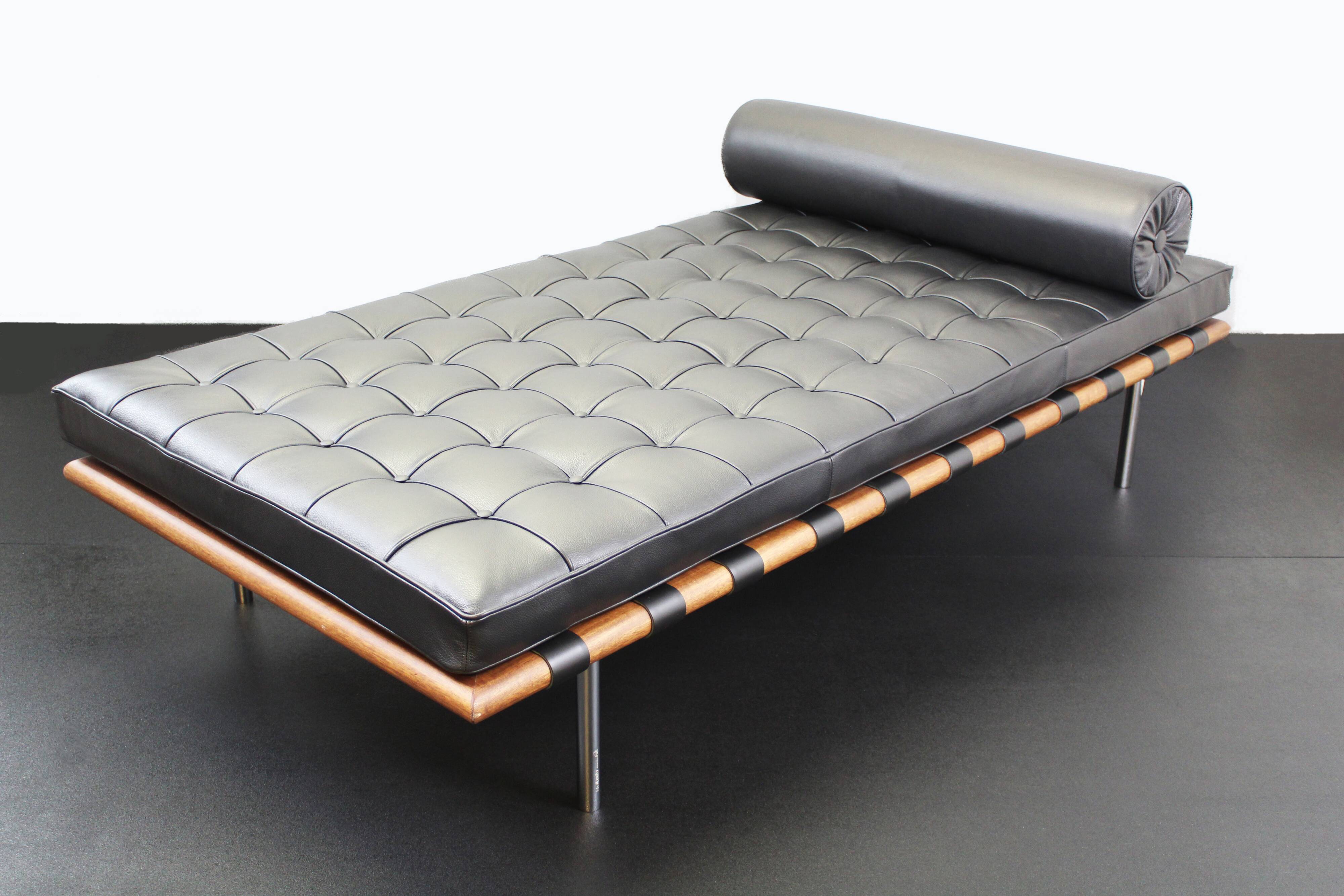 Daybed Black Leather Mies Van Der Rohe Knoll Seats