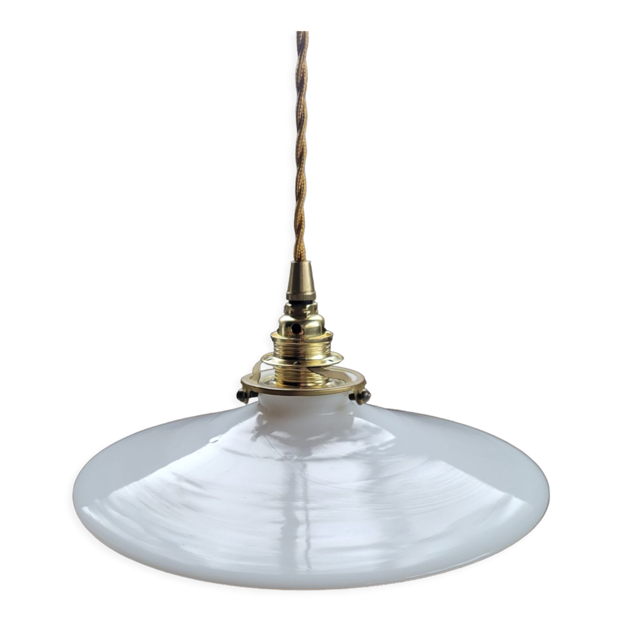 White opaline suspension