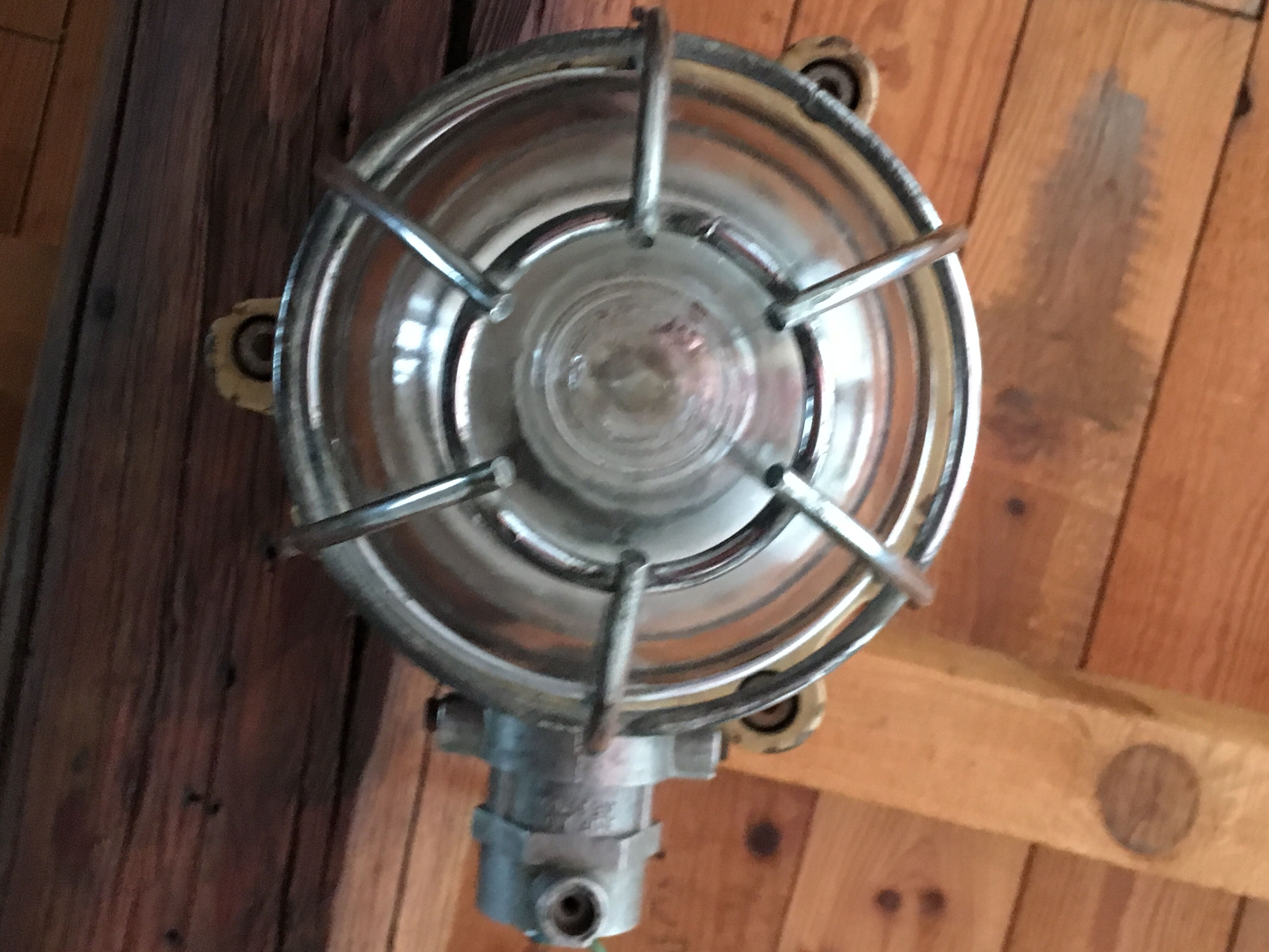 Suspension industrial explosion mapelec